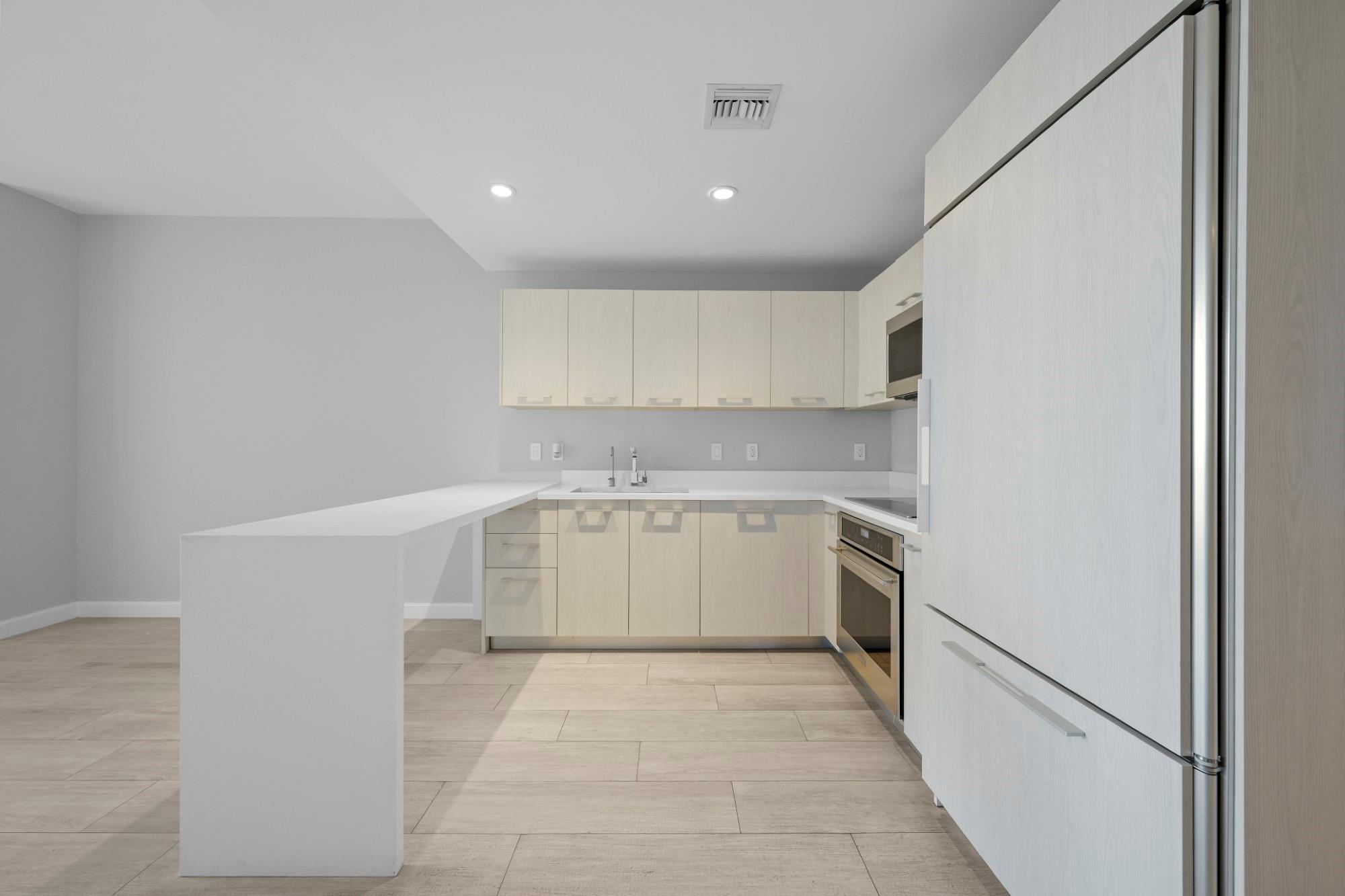 45 SW 9th St #2602, Miami FL 33130