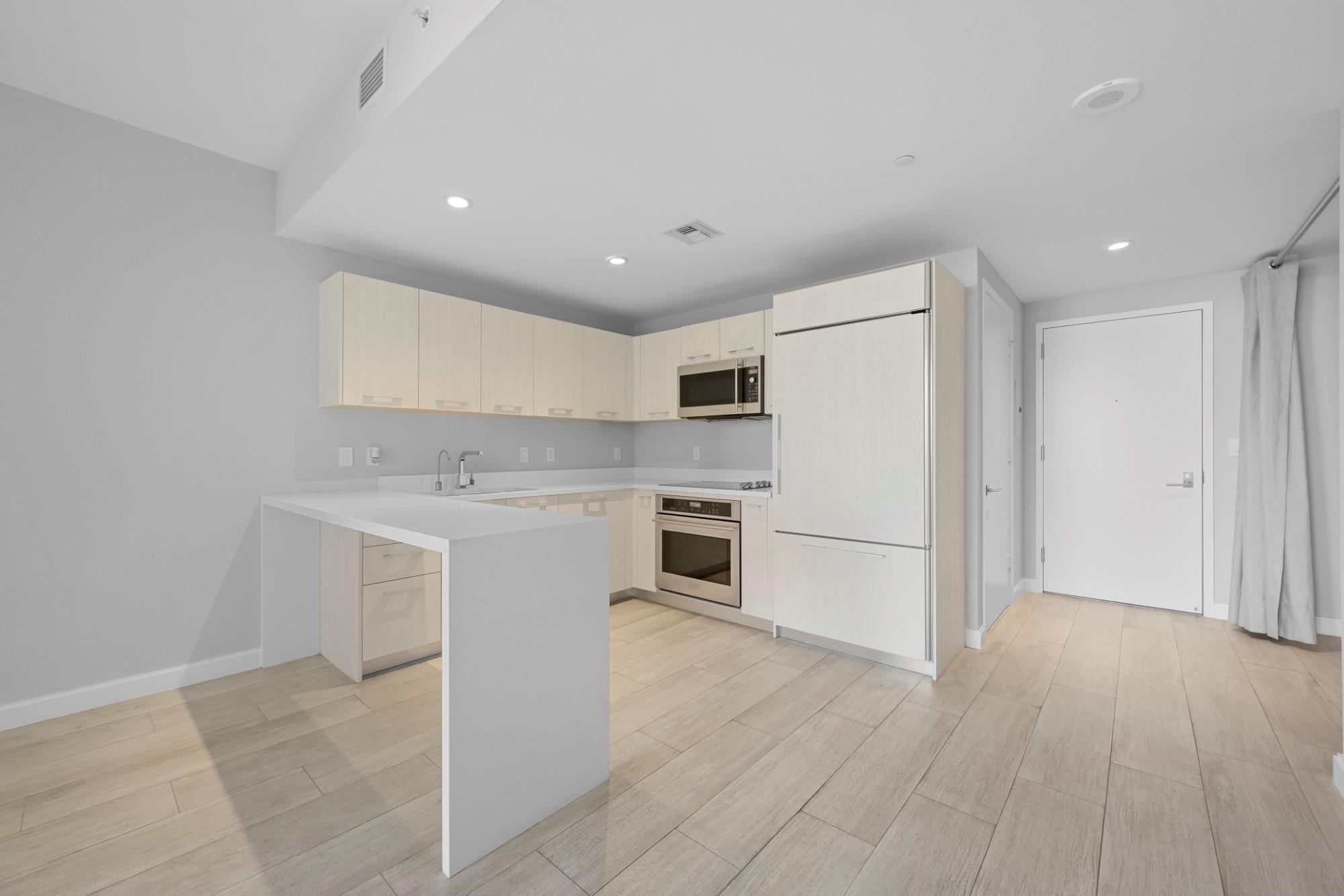 45 SW 9th St #2602, Miami FL 33130