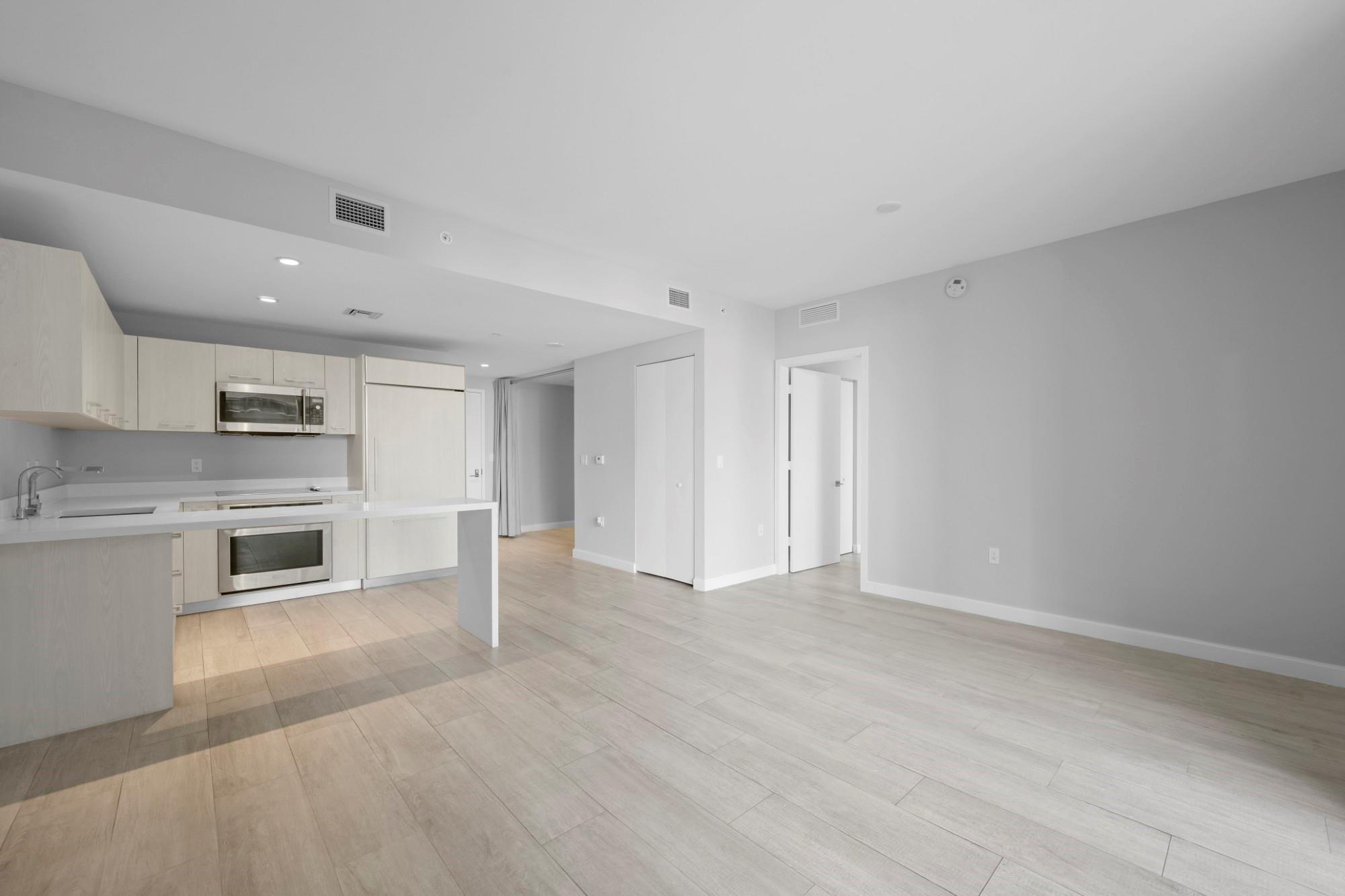 45 SW 9th St #2602, Miami FL 33130