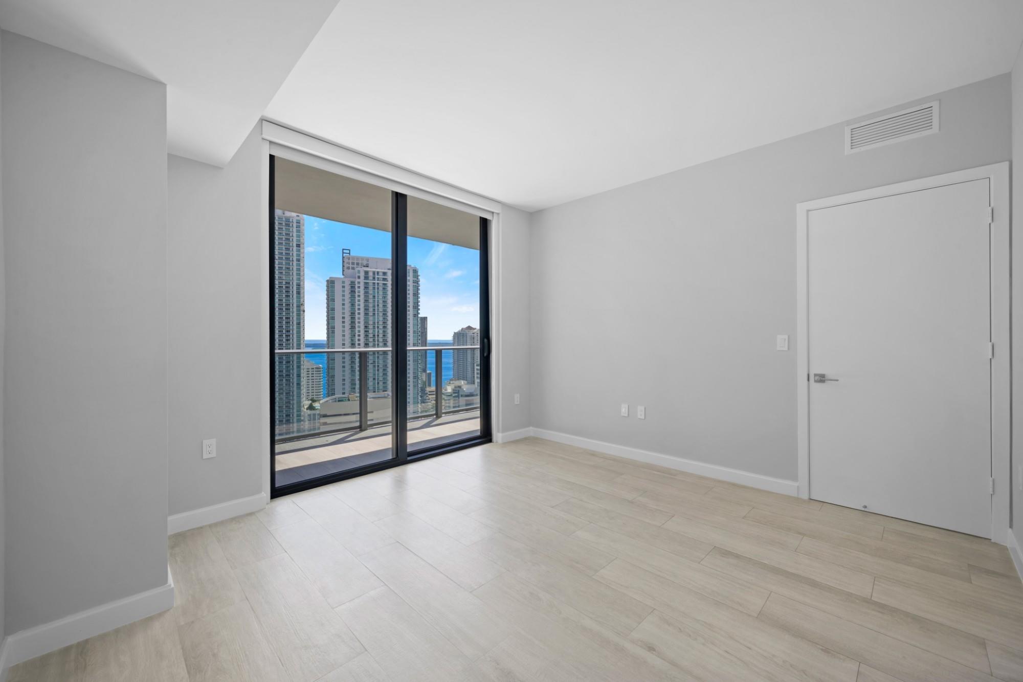 45 SW 9th St #2602, Miami FL 33130