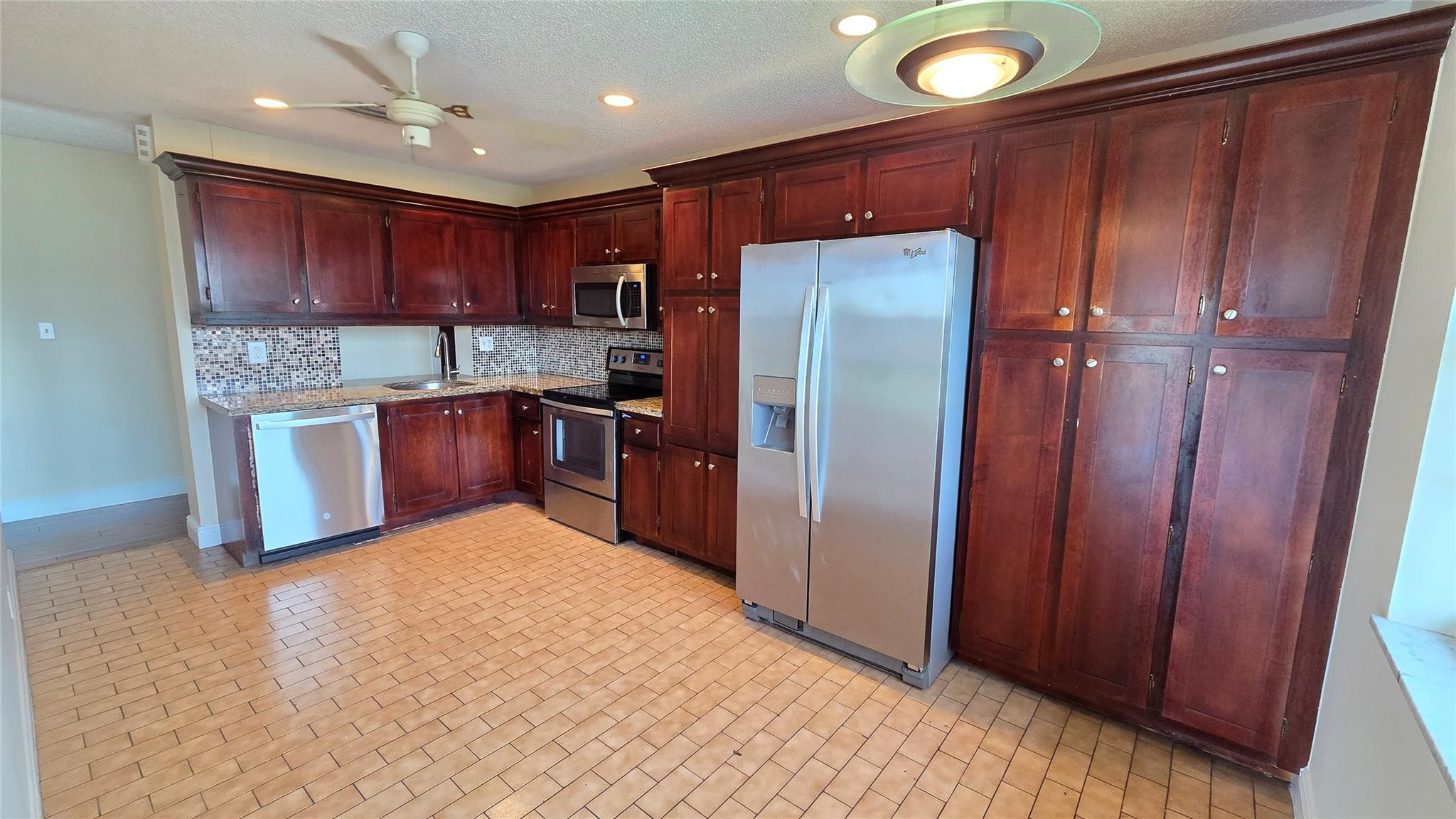 8751 Holly #202, Tamarac FL 33321