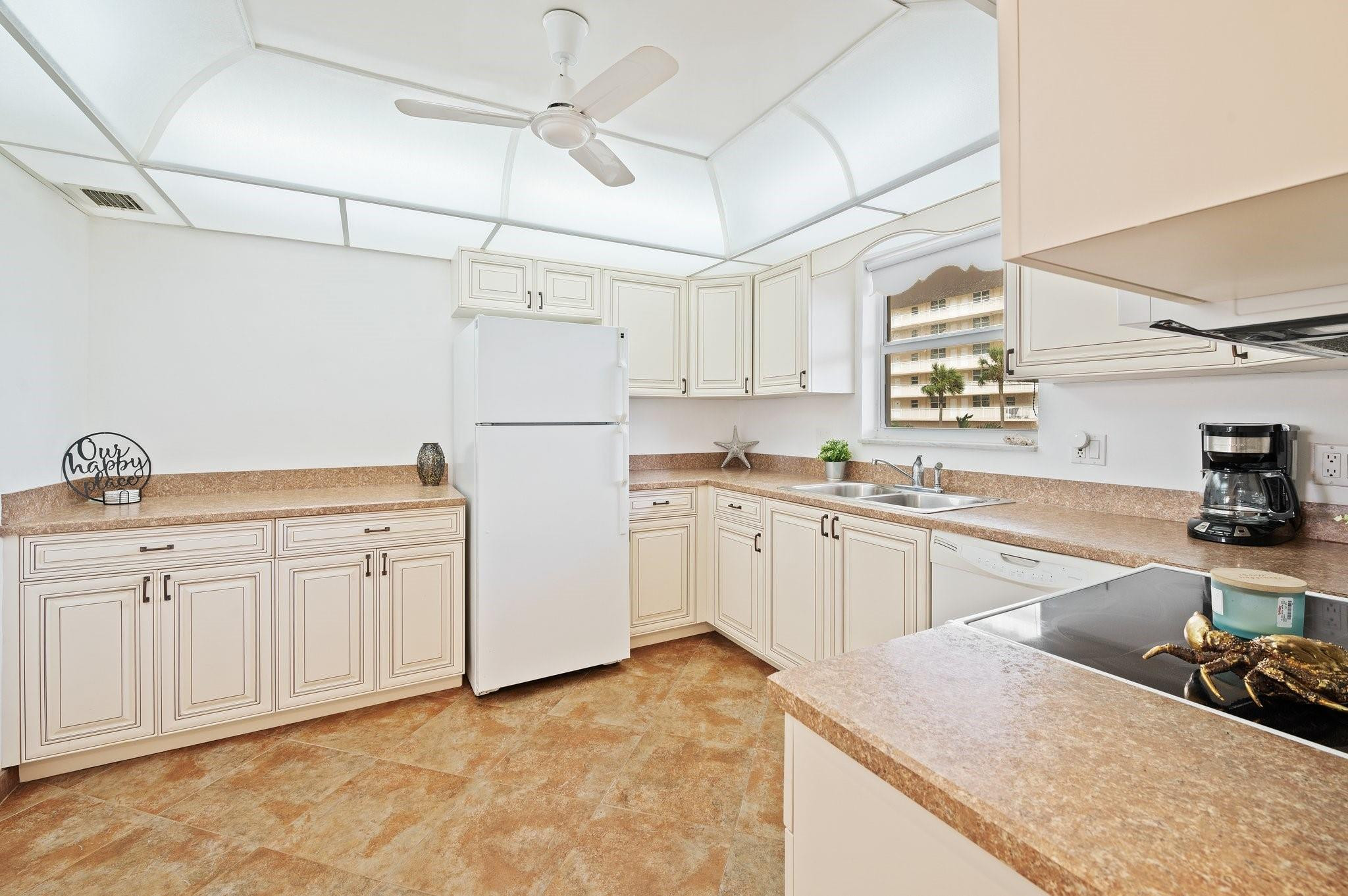 1050 Hillsboro Mile #203w, Hillsboro Beach FL 33062