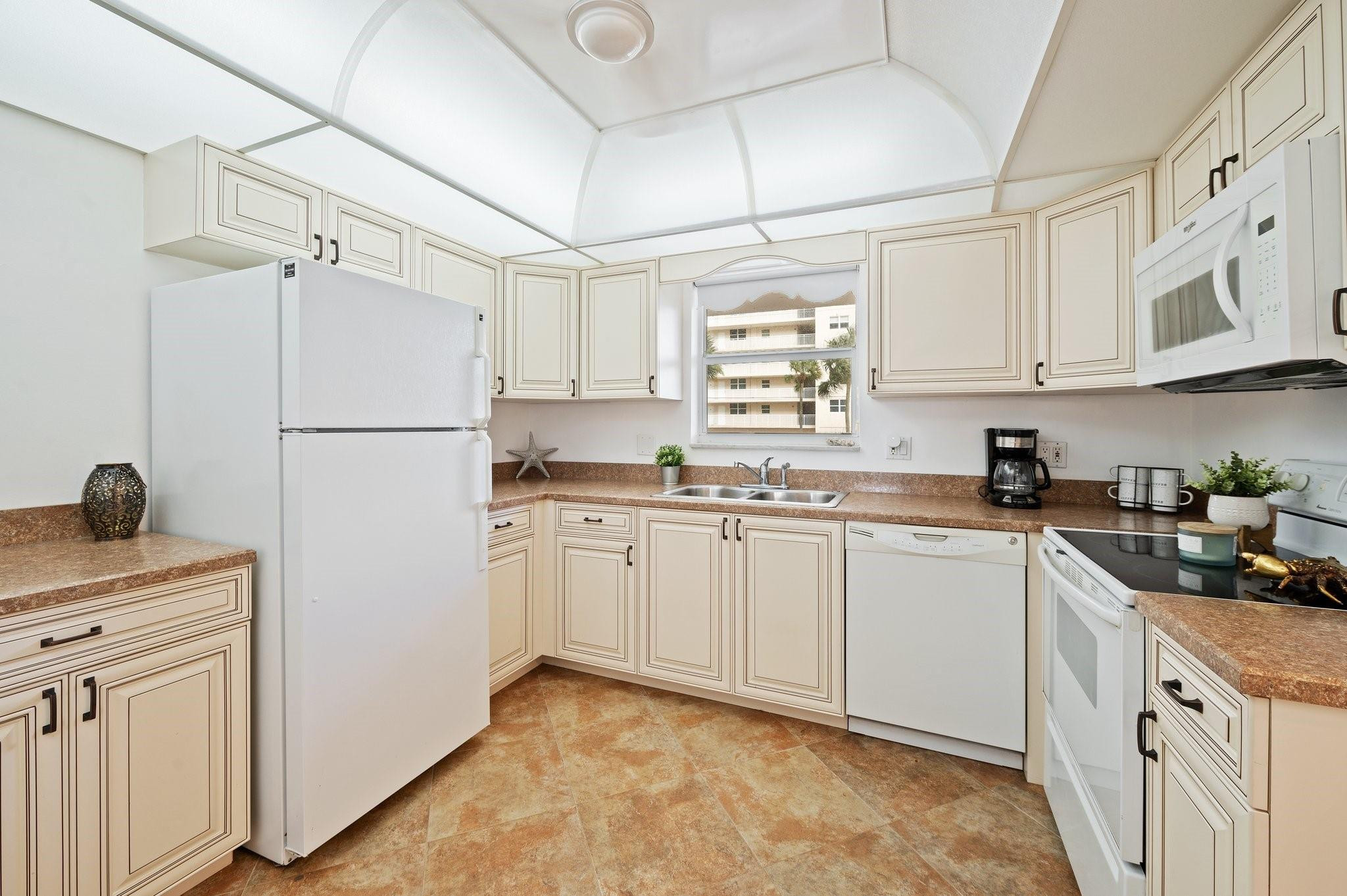 1050 Hillsboro Mile #203w, Hillsboro Beach FL 33062