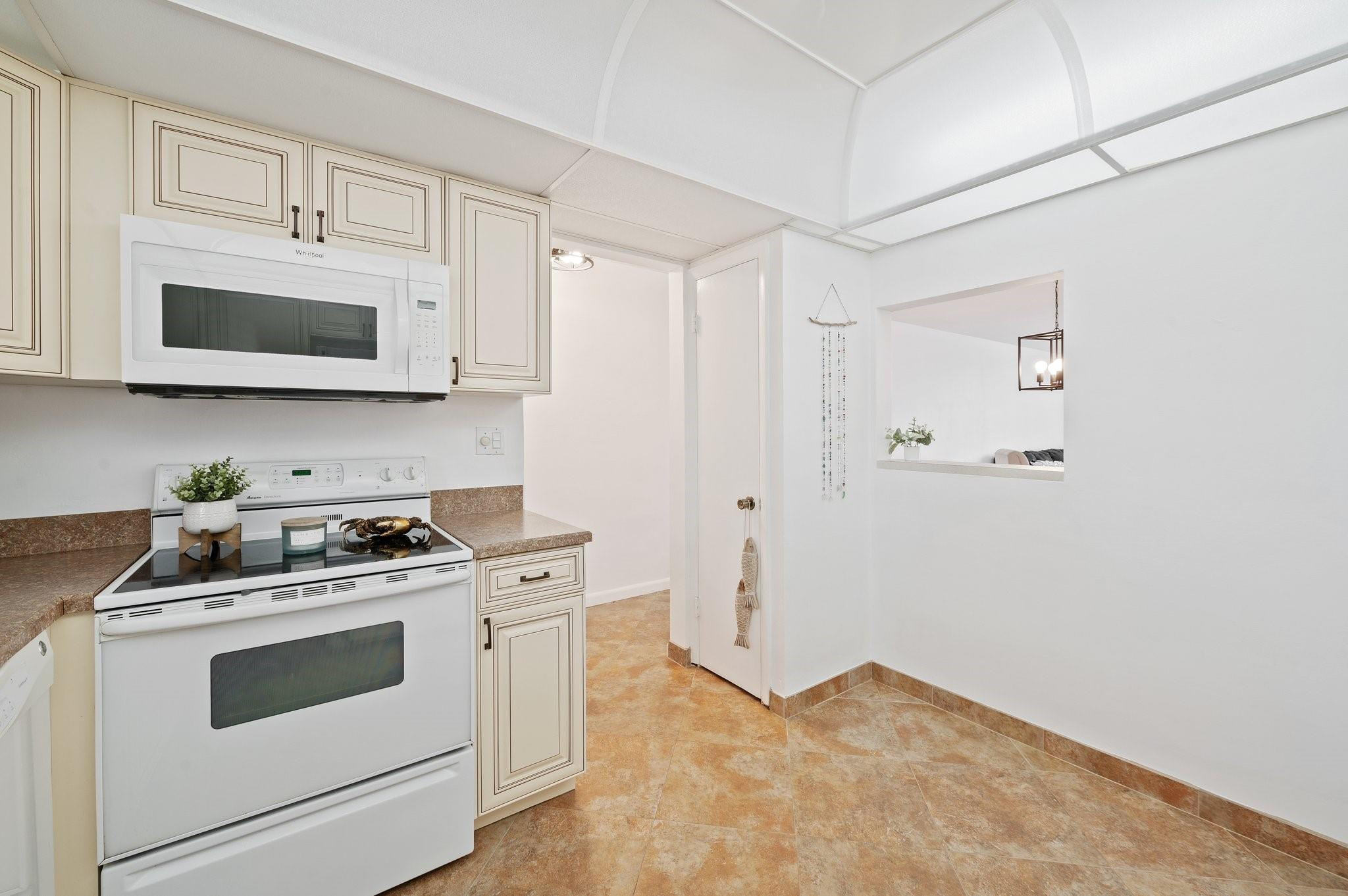 1050 Hillsboro Mile #203w, Hillsboro Beach FL 33062