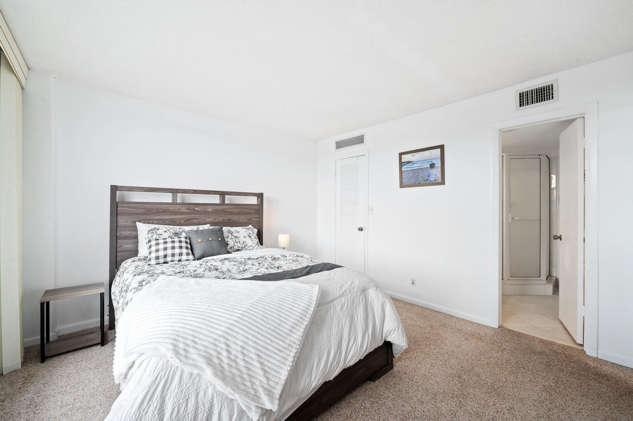 1050 Hillsboro Mile #203w, Hillsboro Beach FL 33062
