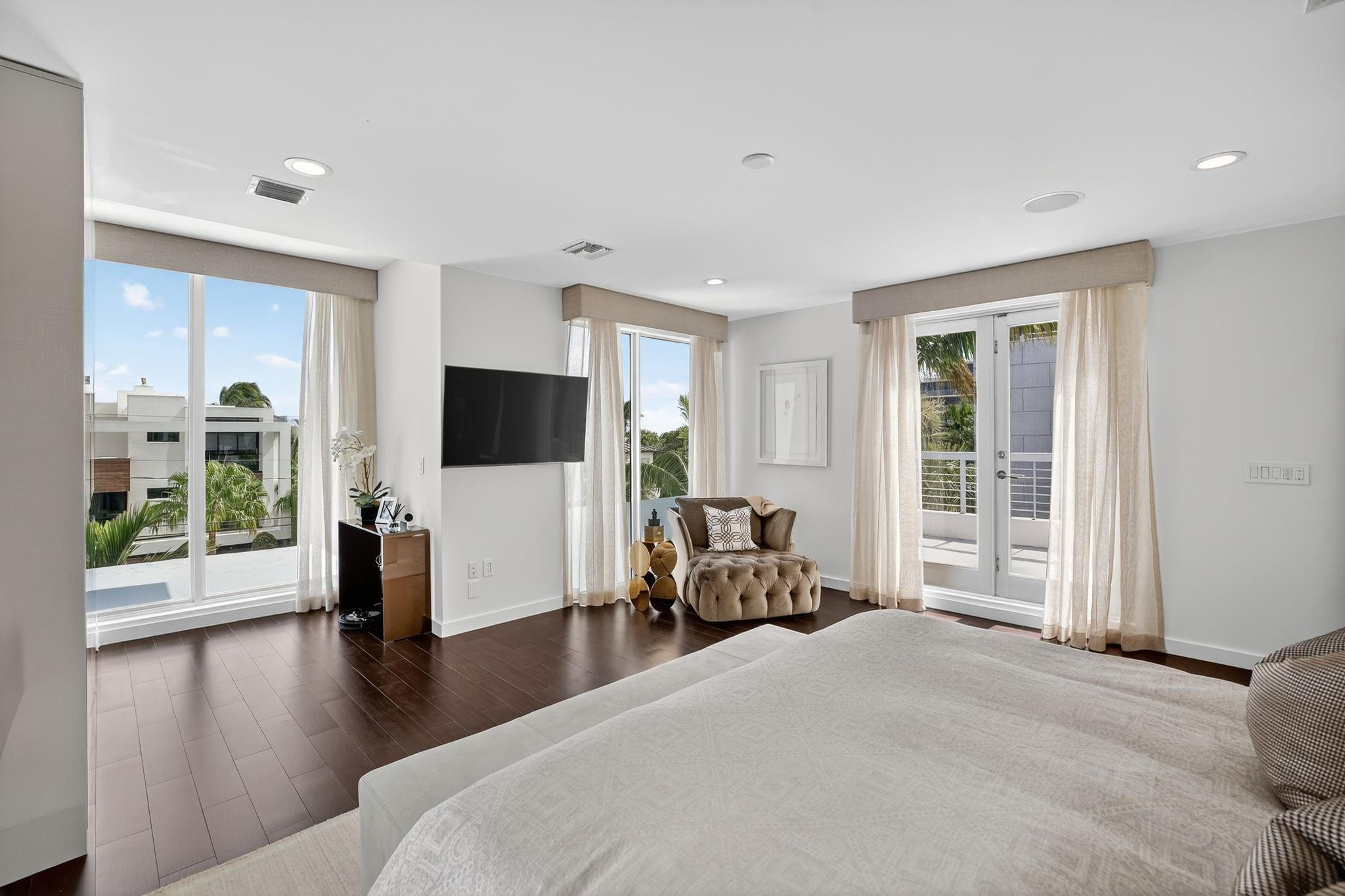 2401 N Atlantic, Fort Lauderdale FL 33305