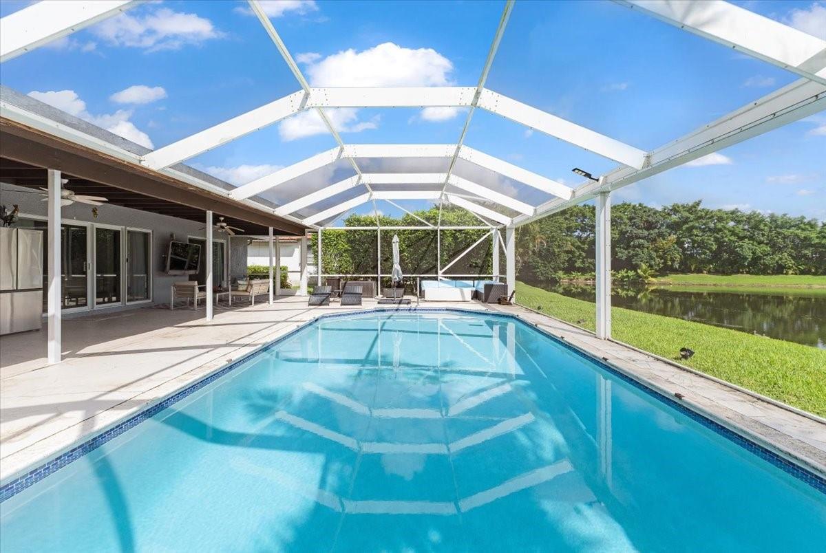 10082 Harbourtown Ct, Boca Raton FL 33498