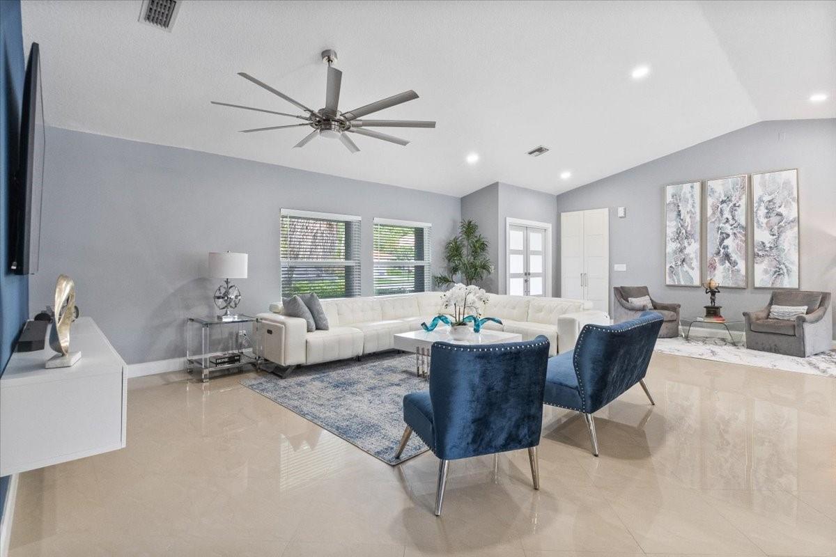 10082 Harbourtown Ct, Boca Raton FL 33498