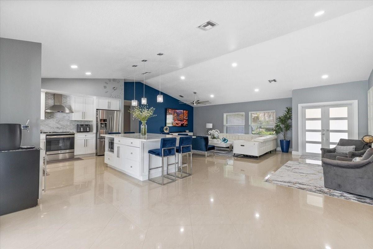 10082 Harbourtown Ct, Boca Raton FL 33498