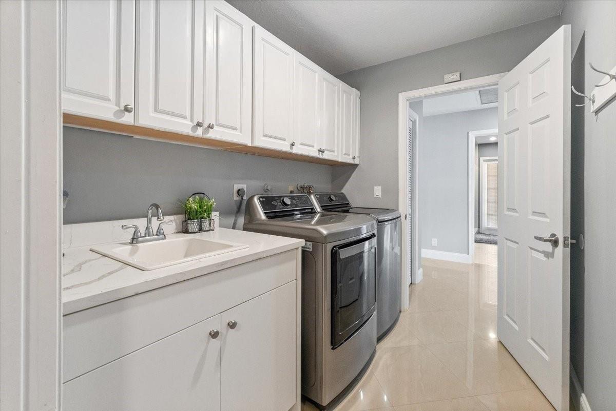10082 Harbourtown Ct, Boca Raton FL 33498