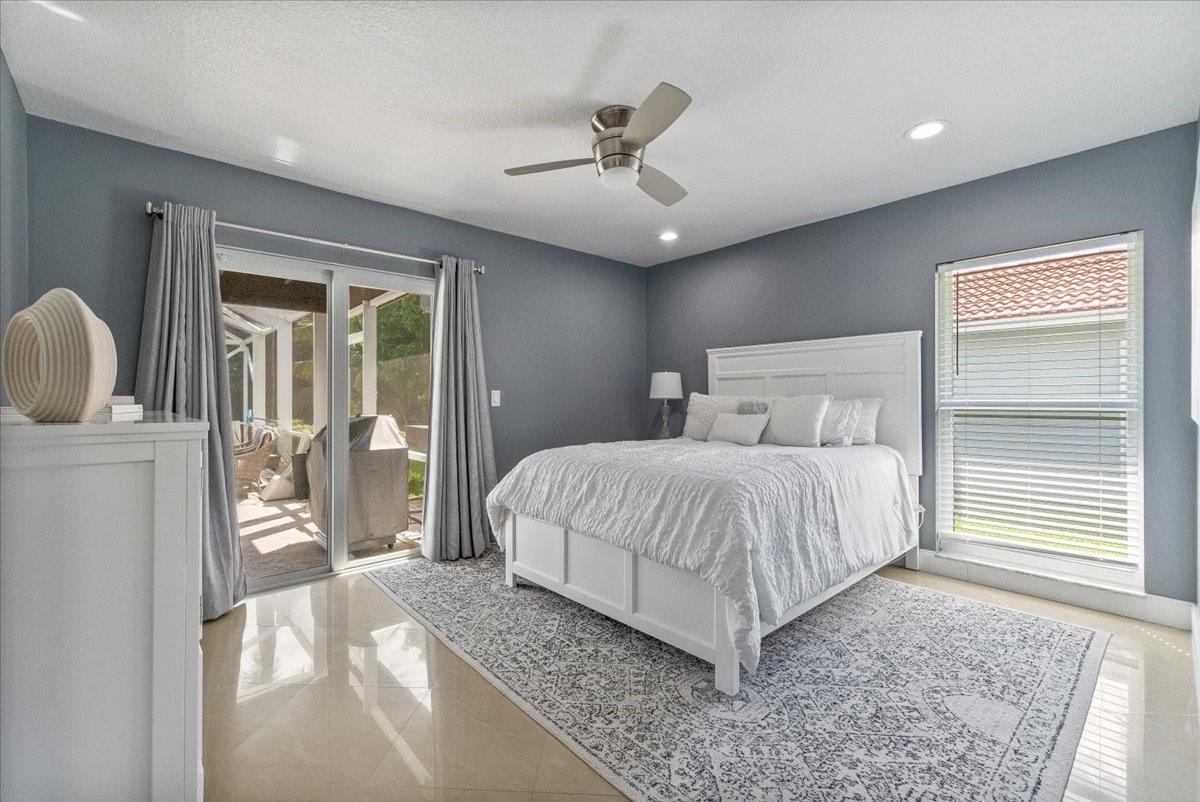10082 Harbourtown Ct, Boca Raton FL 33498
