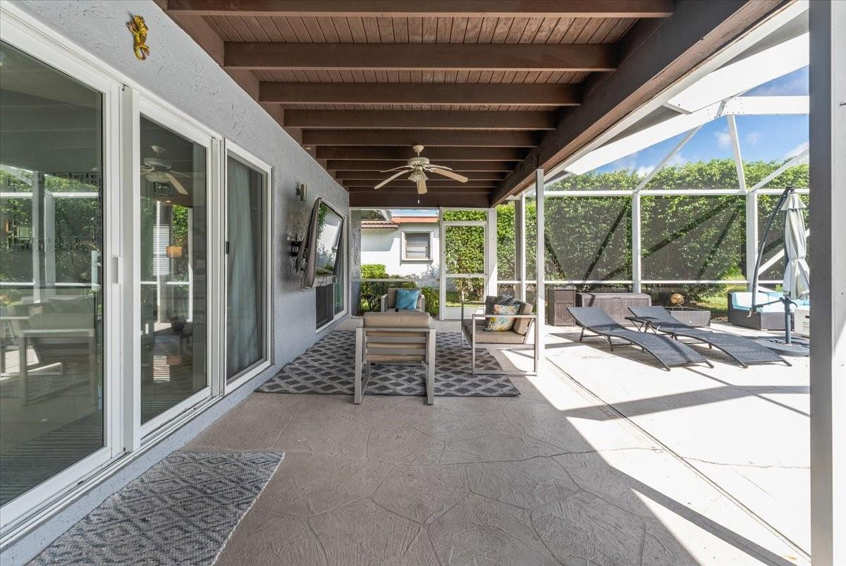 10082 Harbourtown Ct, Boca Raton FL 33498