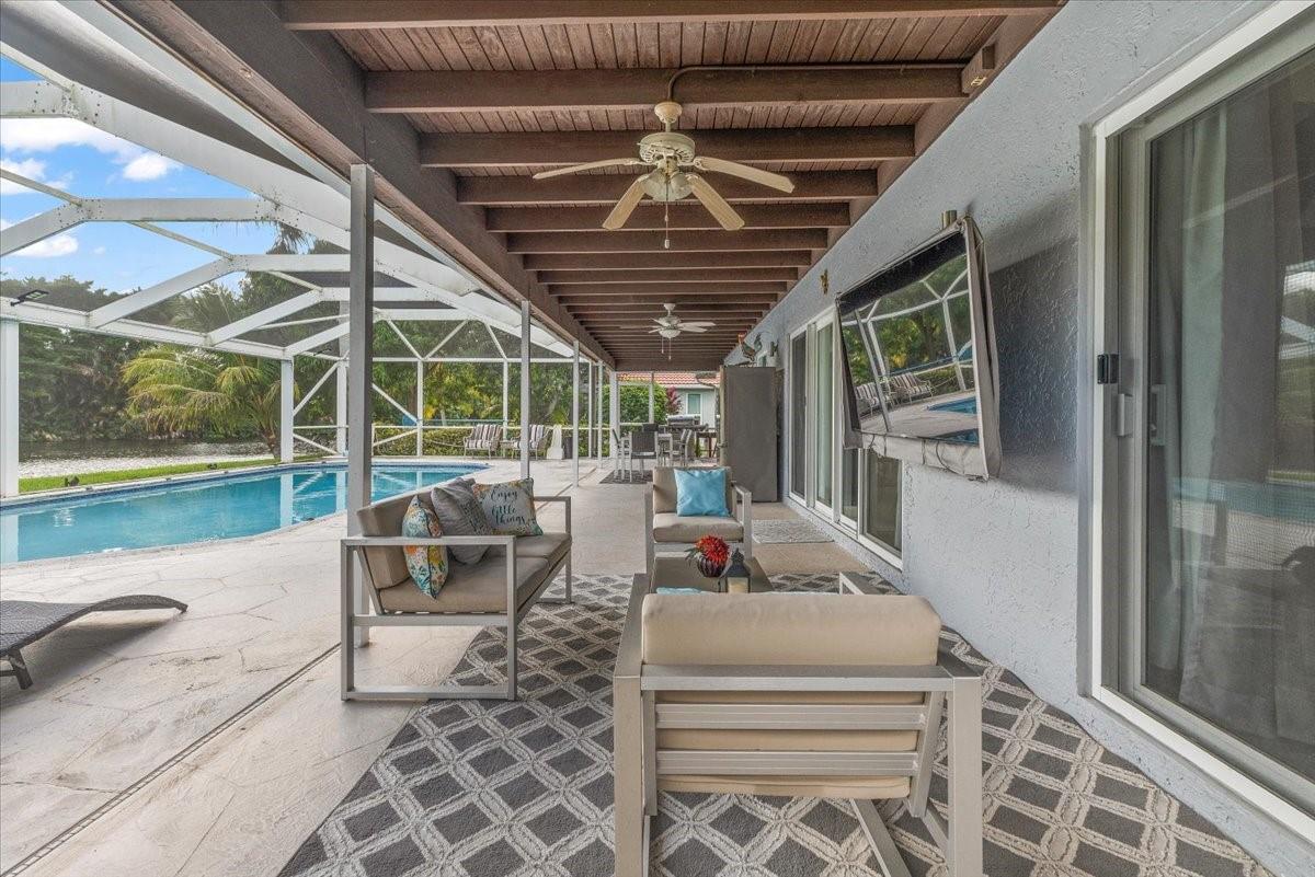 10082 Harbourtown Ct, Boca Raton FL 33498