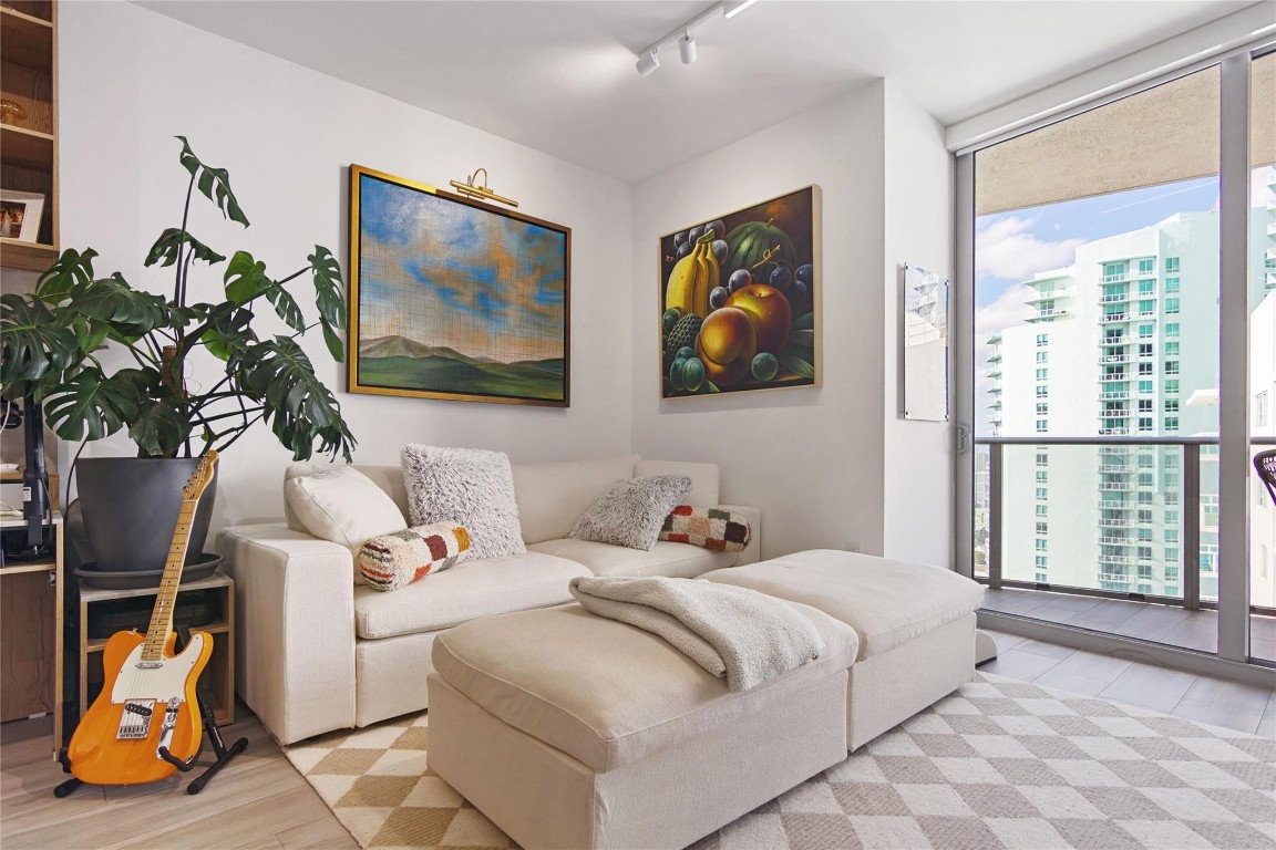 488 NE 18th #3503, Miami FL 33132