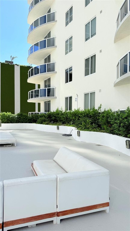 601 NE 23rd #902, Miami FL 33137