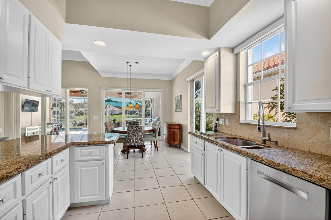 7802 Red River, West Palm Beach FL 33411