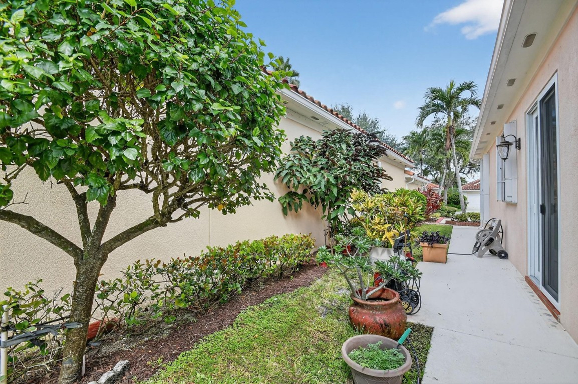 7802 Red River, West Palm Beach FL 33411