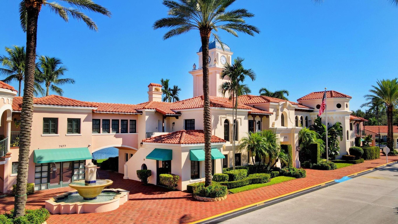 7802 Red River, West Palm Beach FL 33411