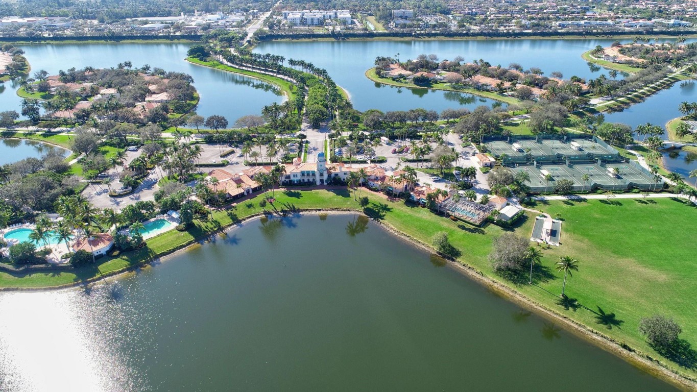 7802 Red River, West Palm Beach FL 33411