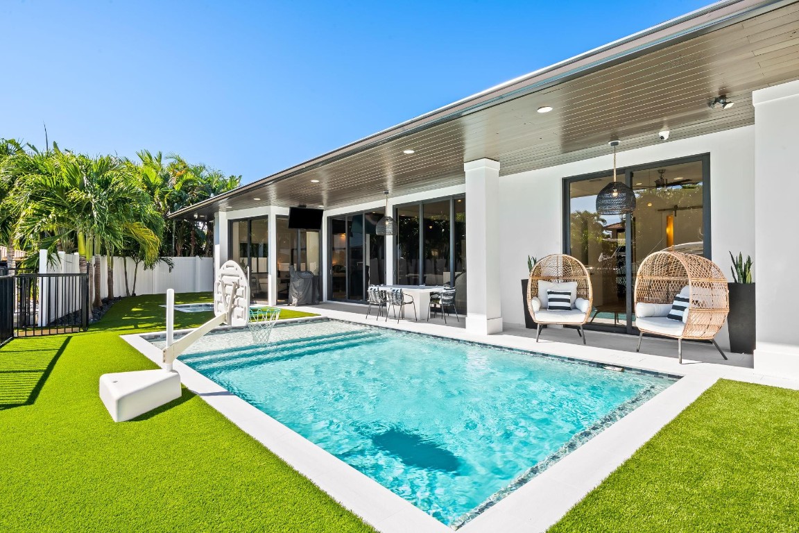710 NE 69th, Boca Raton FL 33487