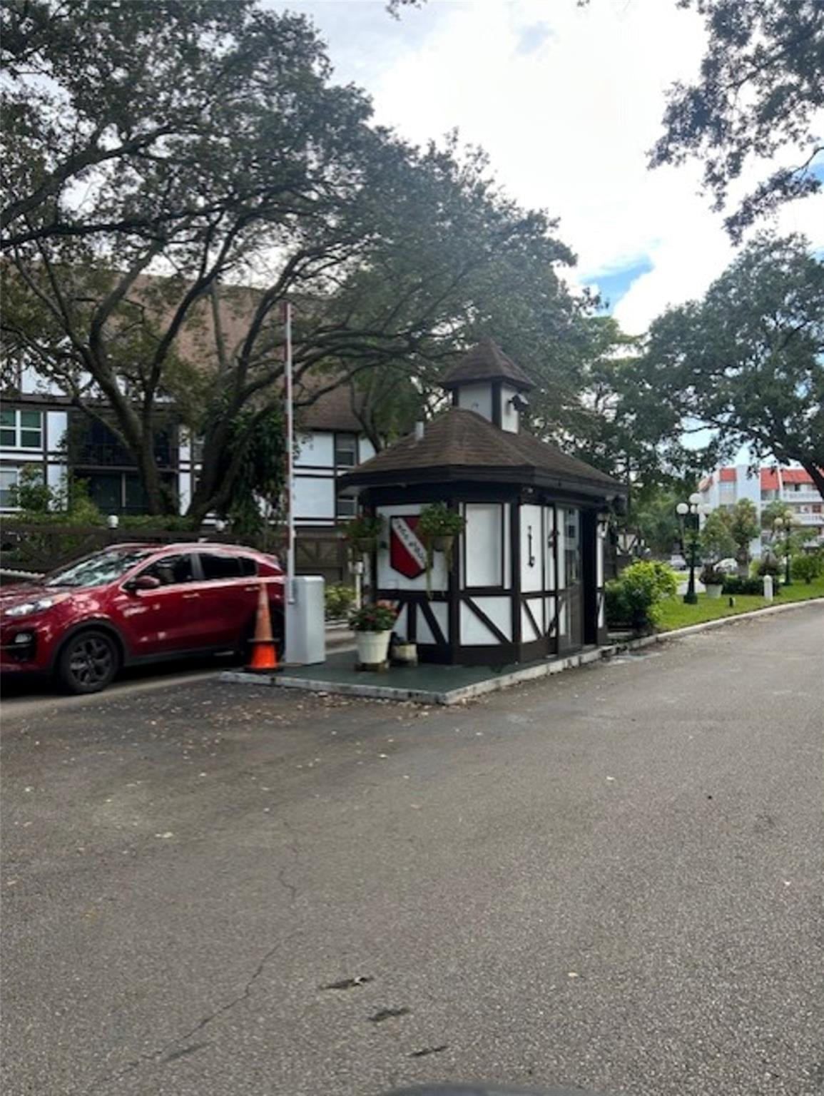 3720 Inverrary #1t, Lauderhill FL 33319