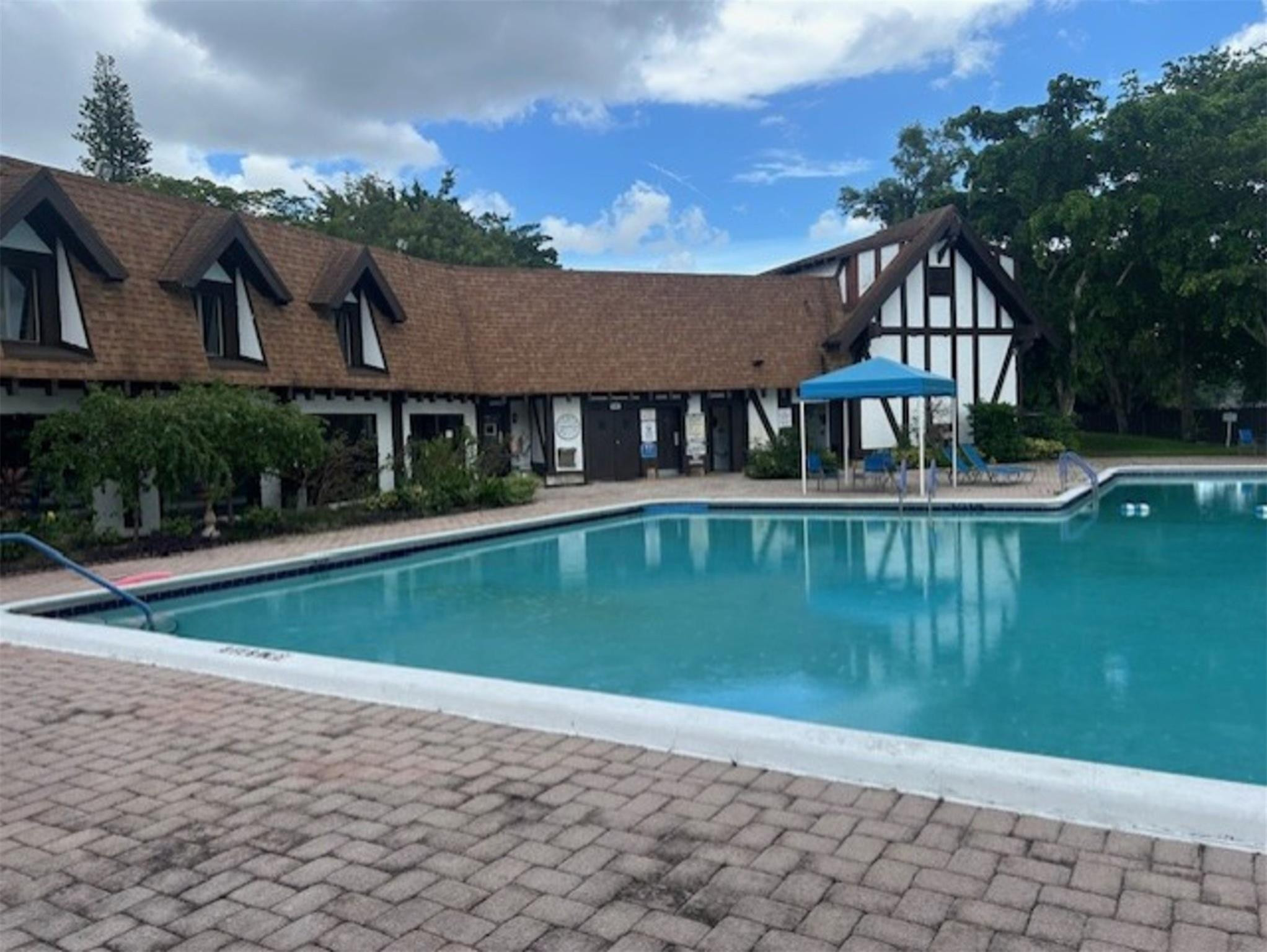 3720 Inverrary #1t, Lauderhill FL 33319