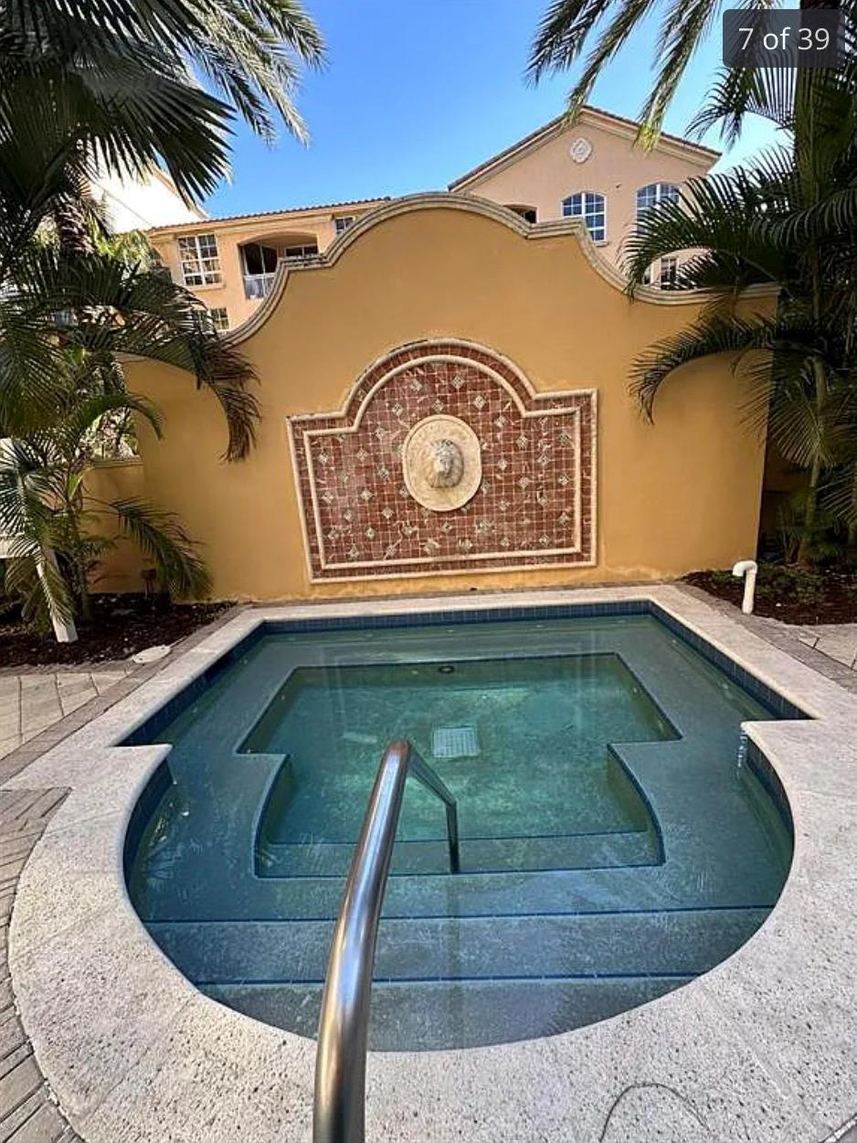 3001 NE 185th St #318, Miami FL 33180