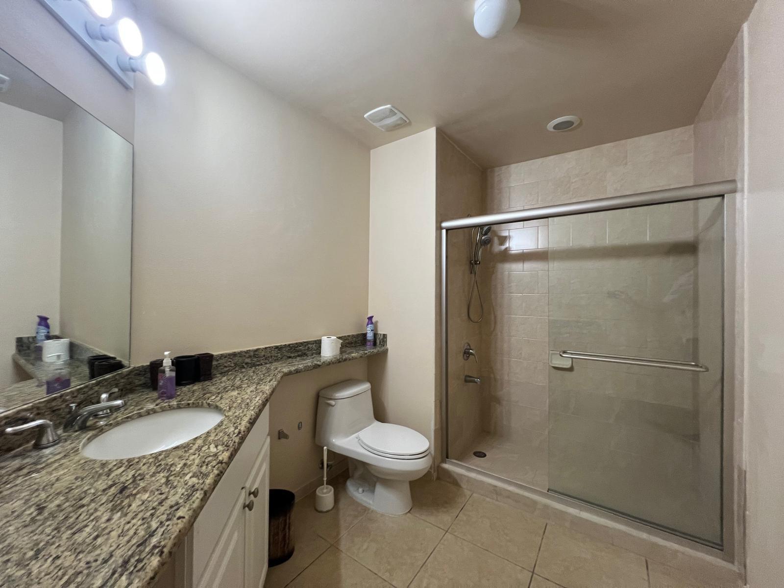 3001 NE 185th St #318, Miami FL 33180