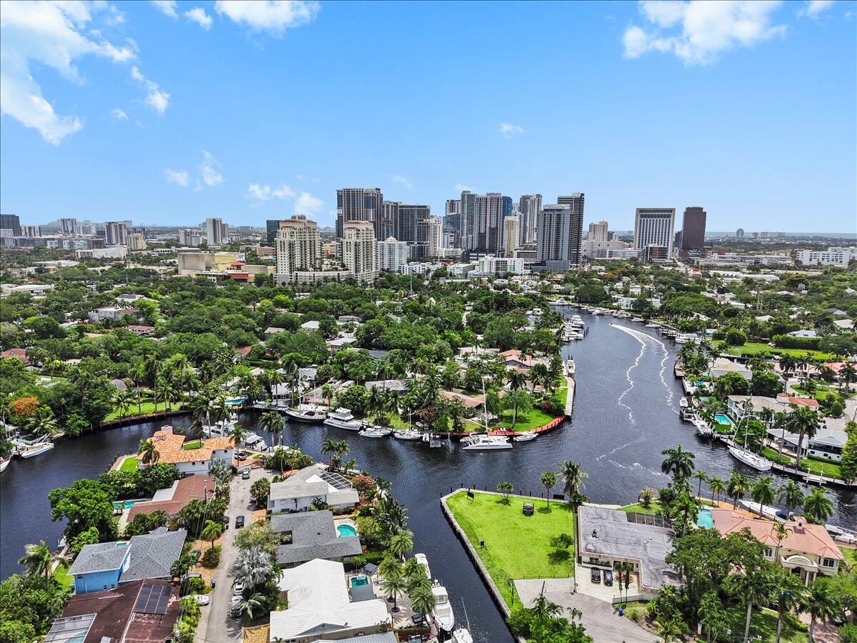 522 SW 9th, Fort Lauderdale FL 33312