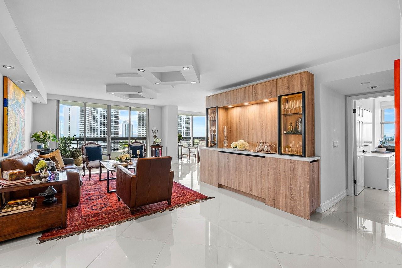 3500 Mystic Pointe Dr #1808, Aventura FL 33180