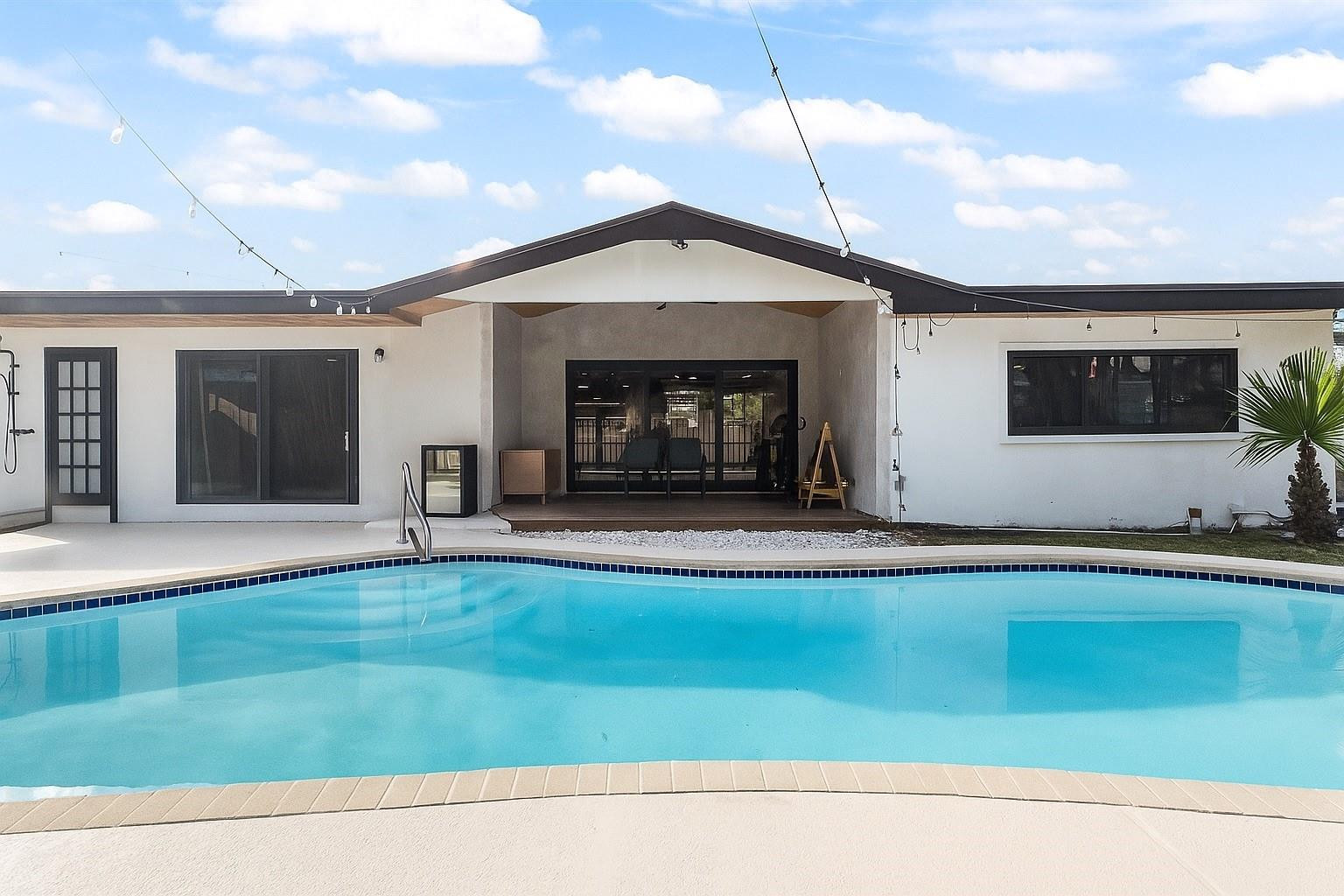 1399 W Camino Real, Boca Raton FL 33486