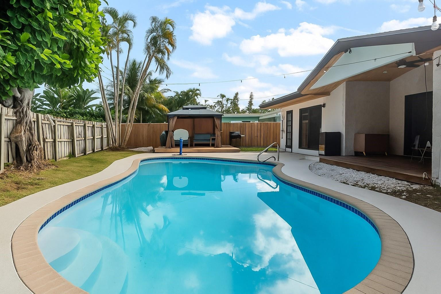 1399 W Camino Real, Boca Raton FL 33486