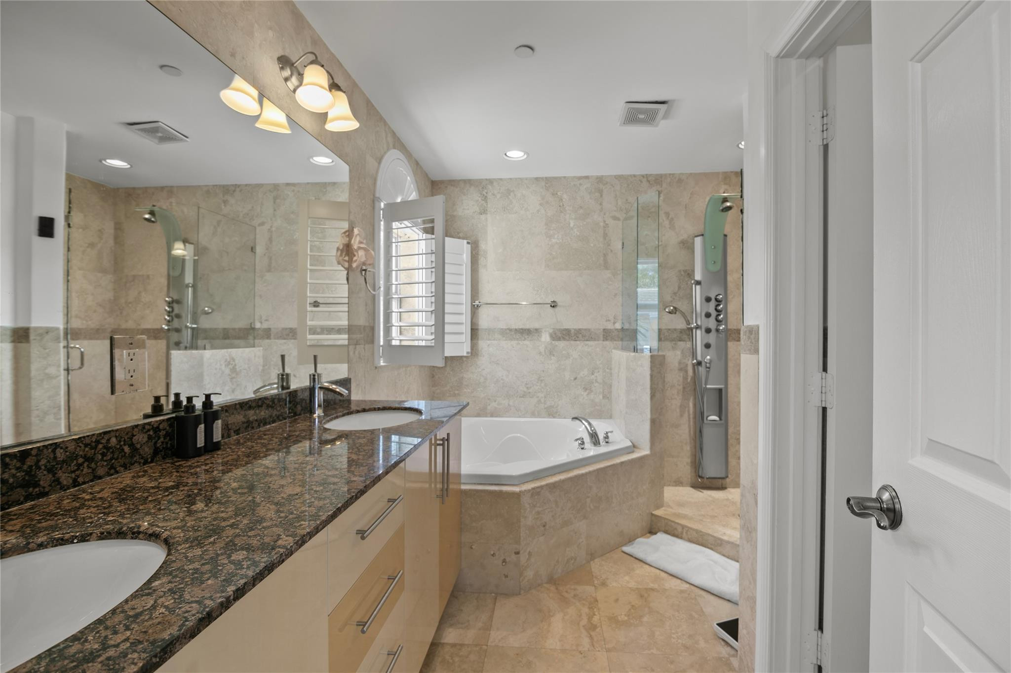 732 NE 15th, Fort Lauderdale FL 33304