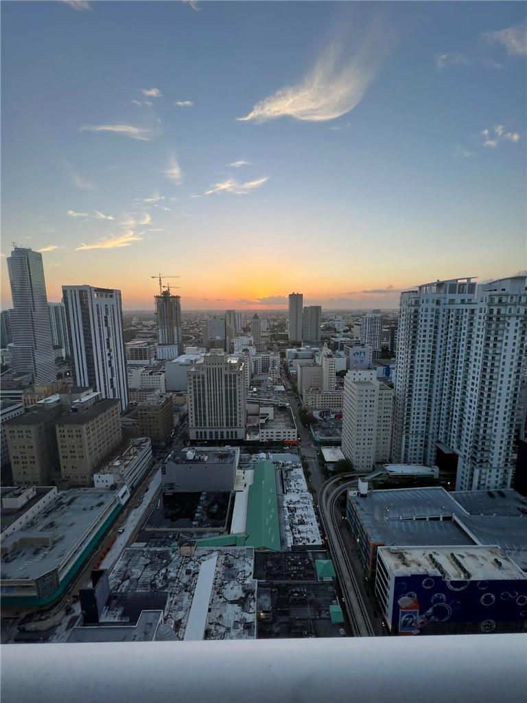 Miami FL 33132 - F10534273