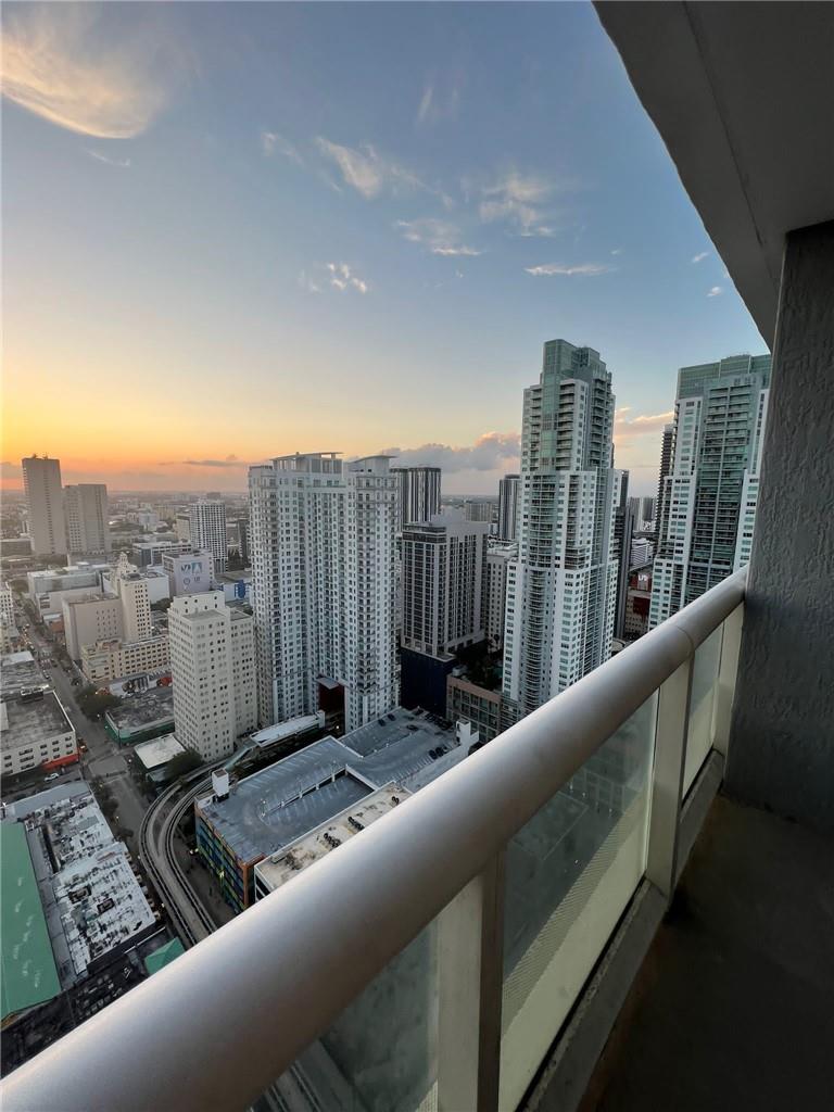 Miami FL 33132 - F10534273