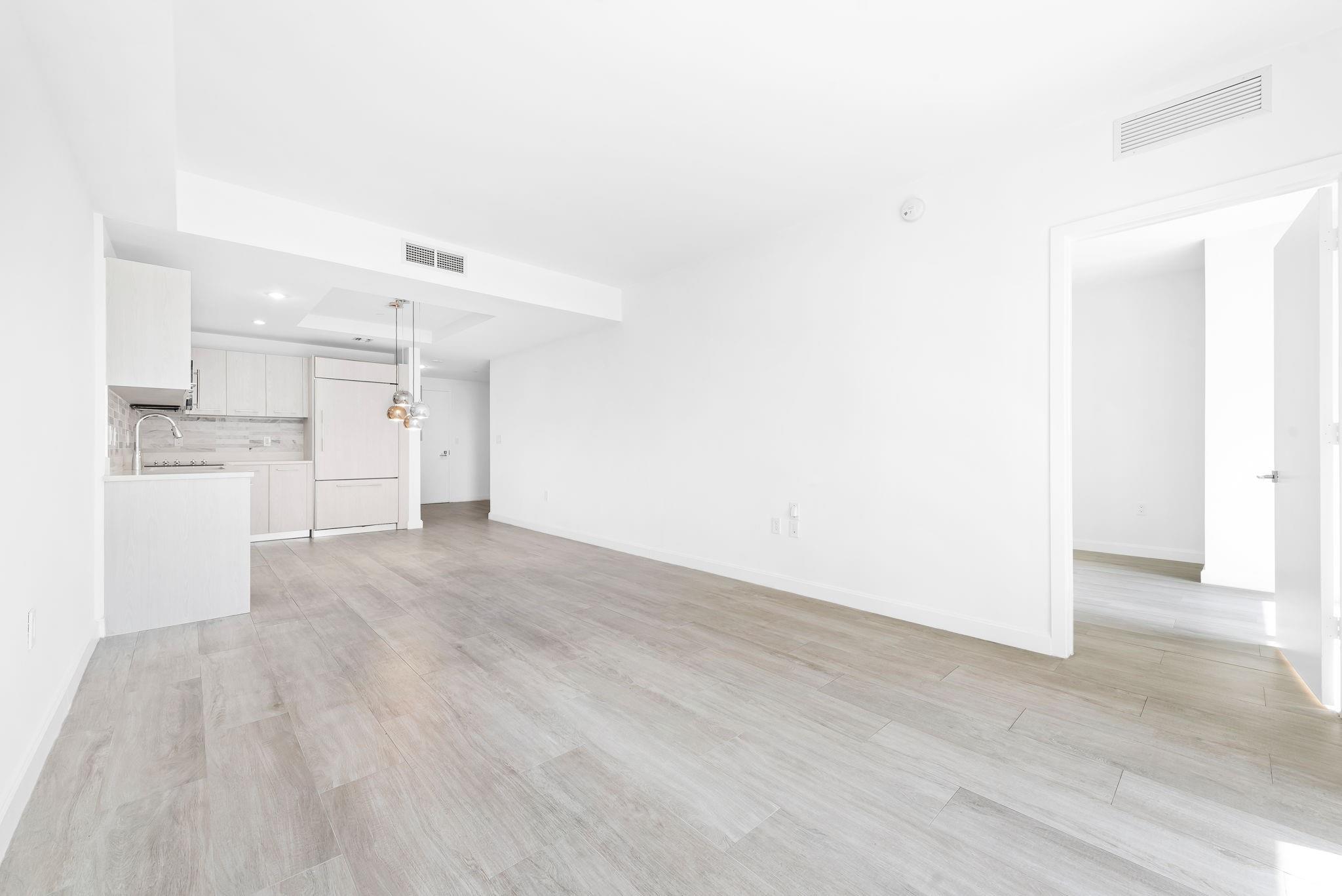 55 SW 9th St #1505, Miami FL 33130