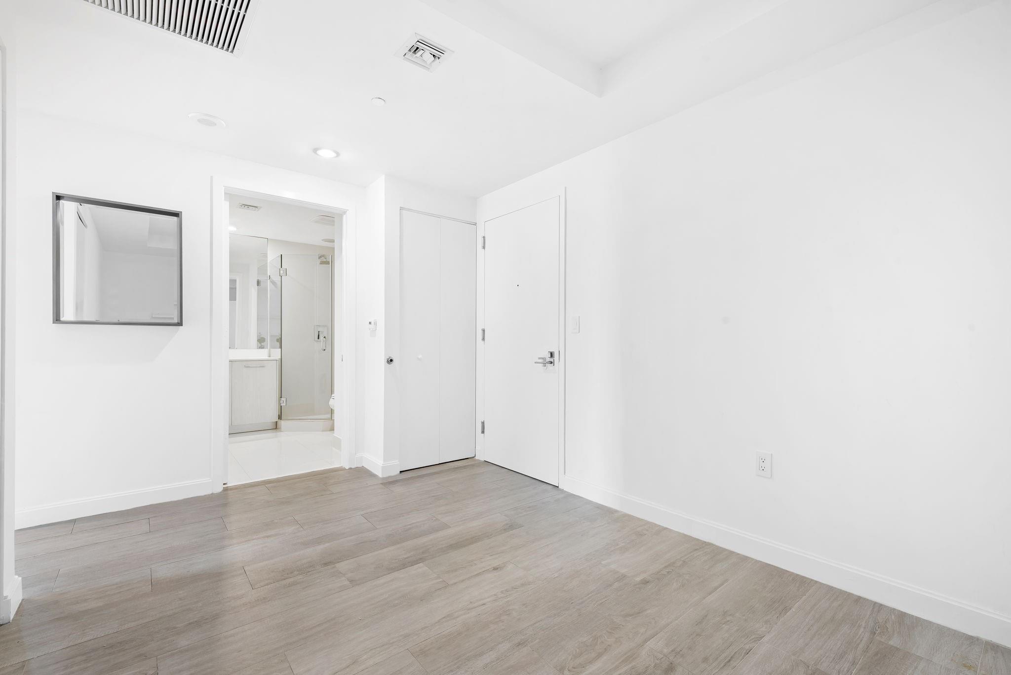55 SW 9th St #1505, Miami FL 33130