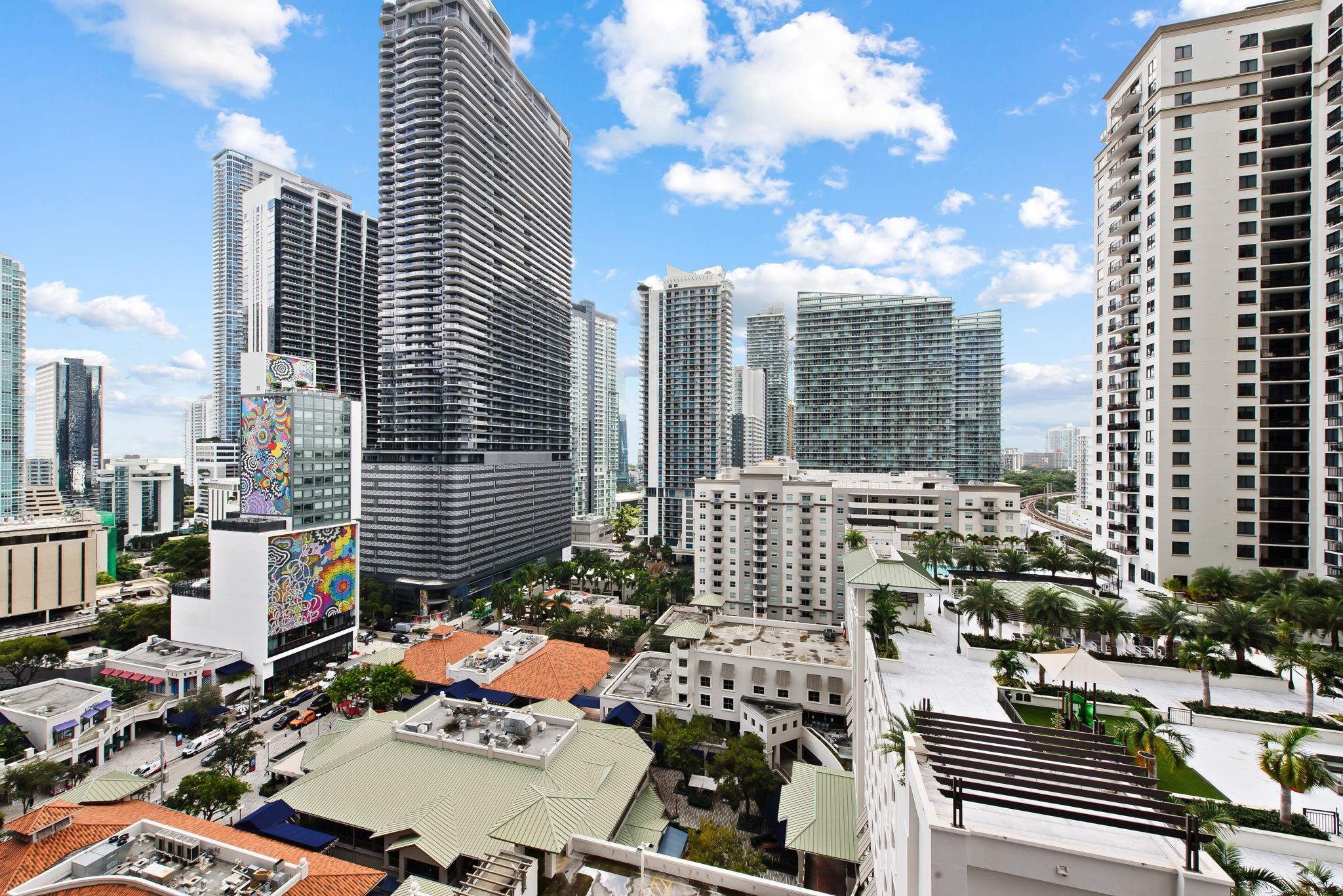 55 SW 9th St #1505, Miami FL 33130