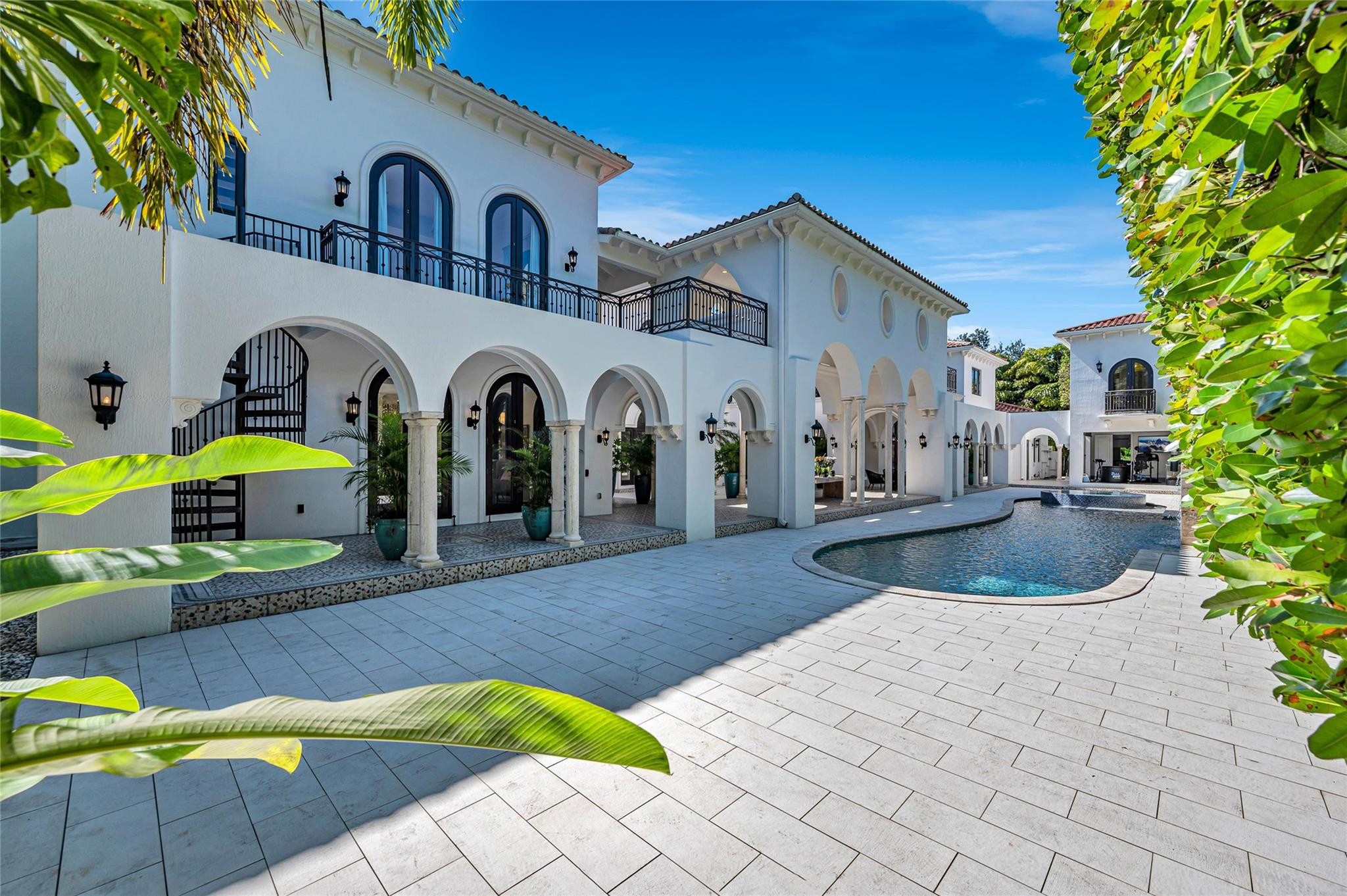 4955 SW 83rd, Miami FL 33143