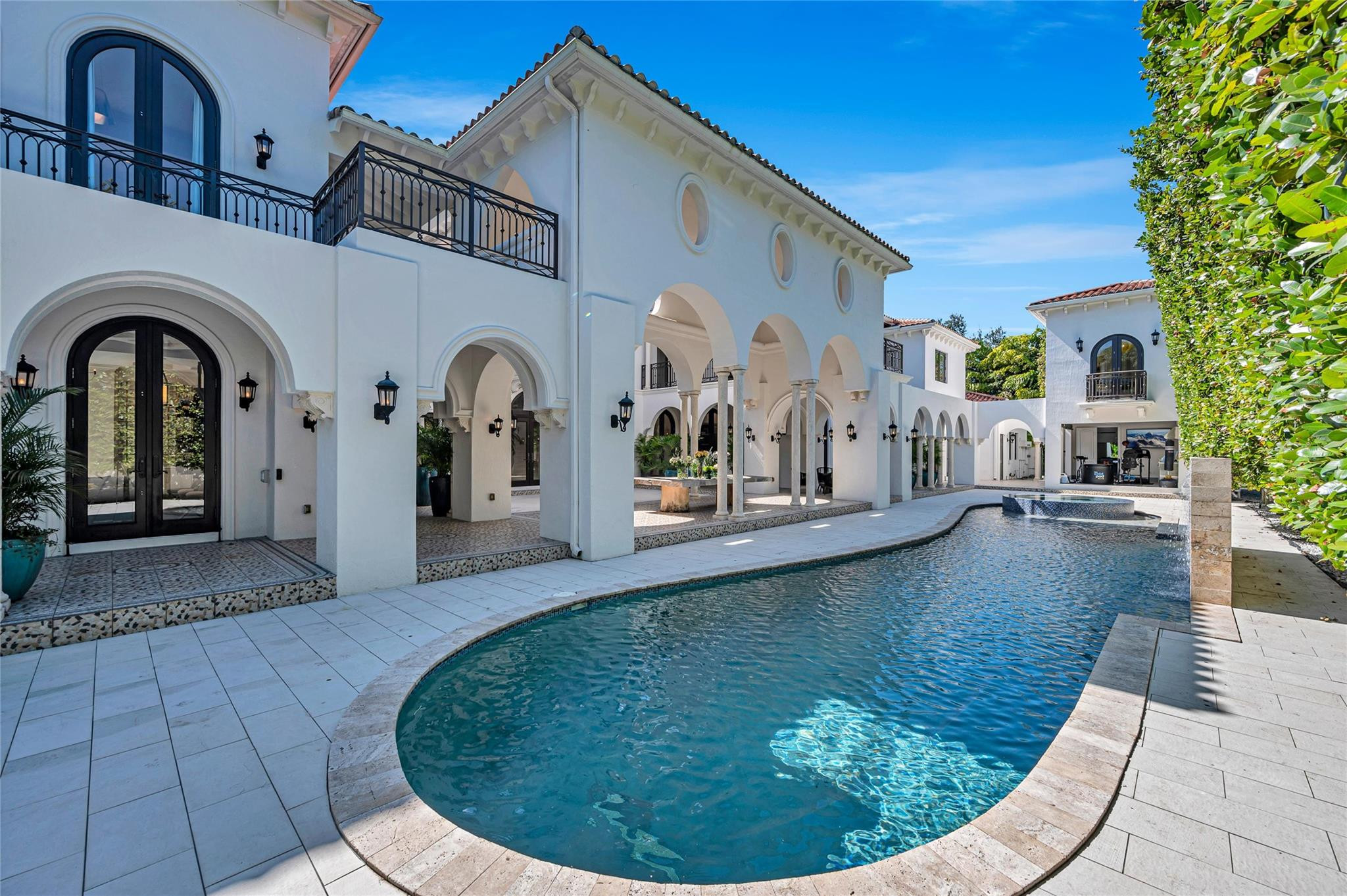 4955 SW 83rd, Miami FL 33143