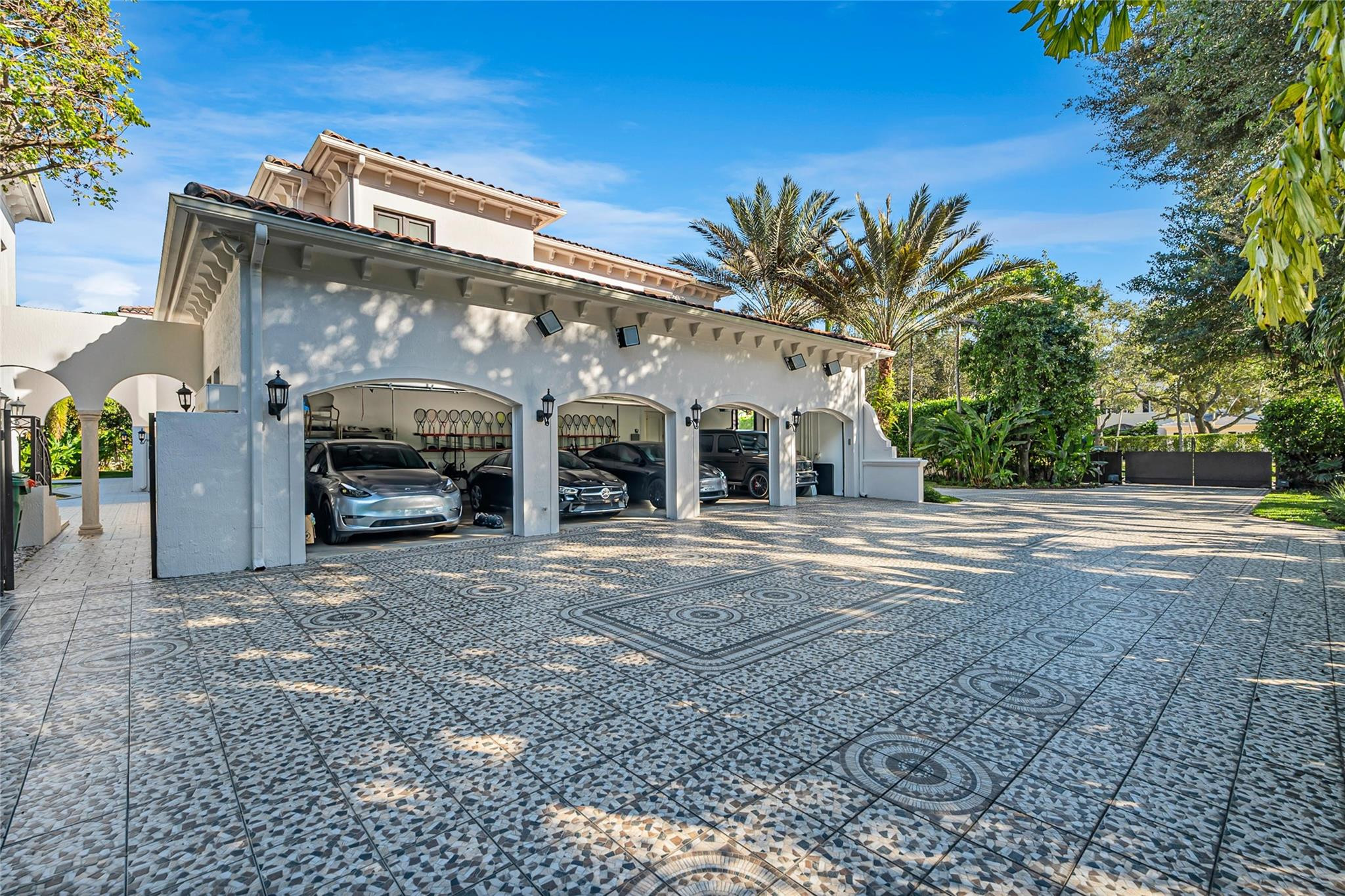 4955 SW 83rd, Miami FL 33143