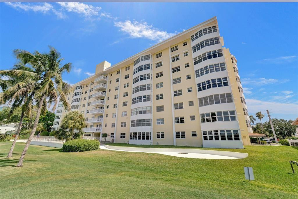 2500 NE 48 #403, Fort Lauderdale FL 33308