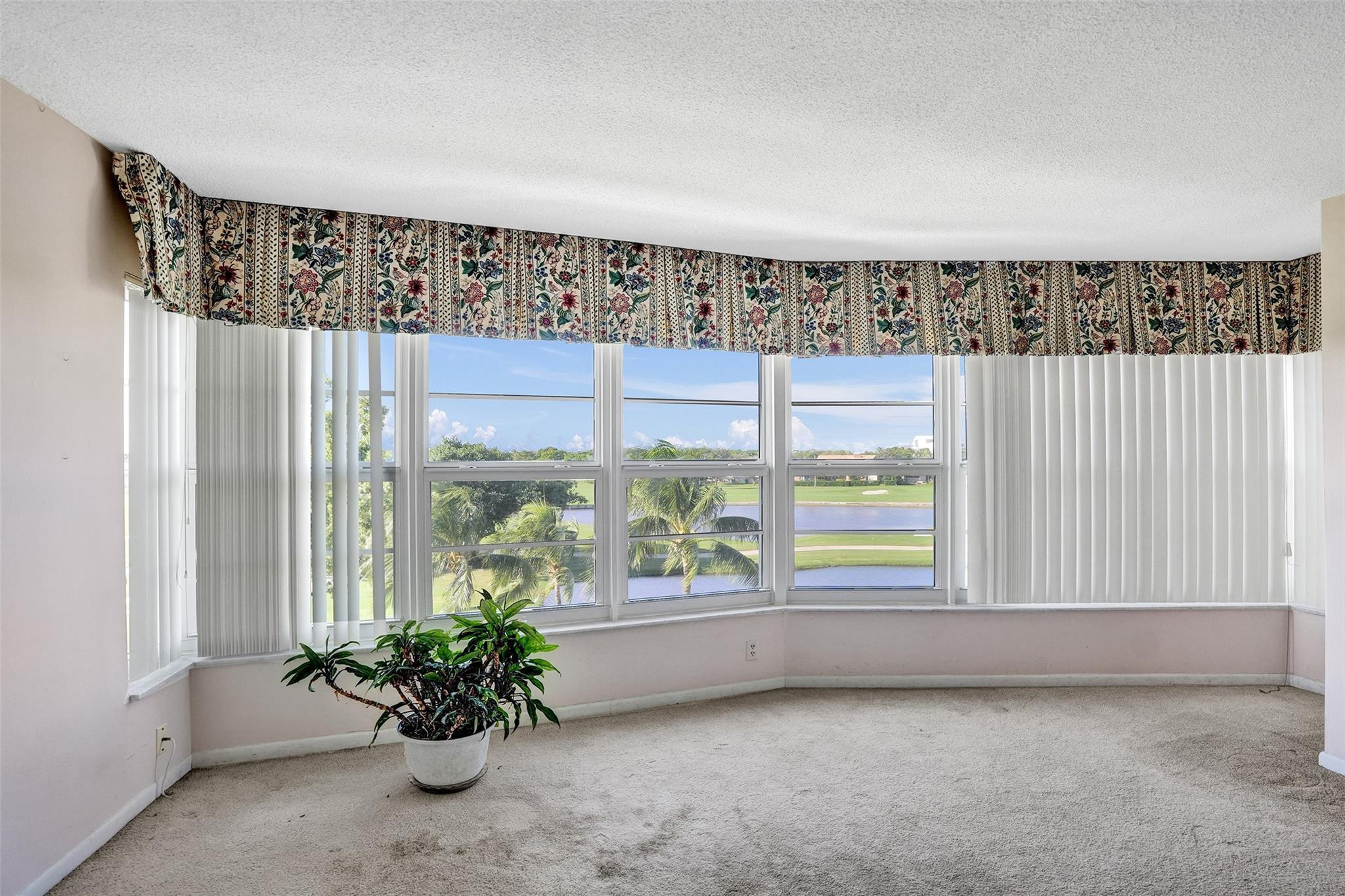 2500 NE 48 #403, Fort Lauderdale FL 33308