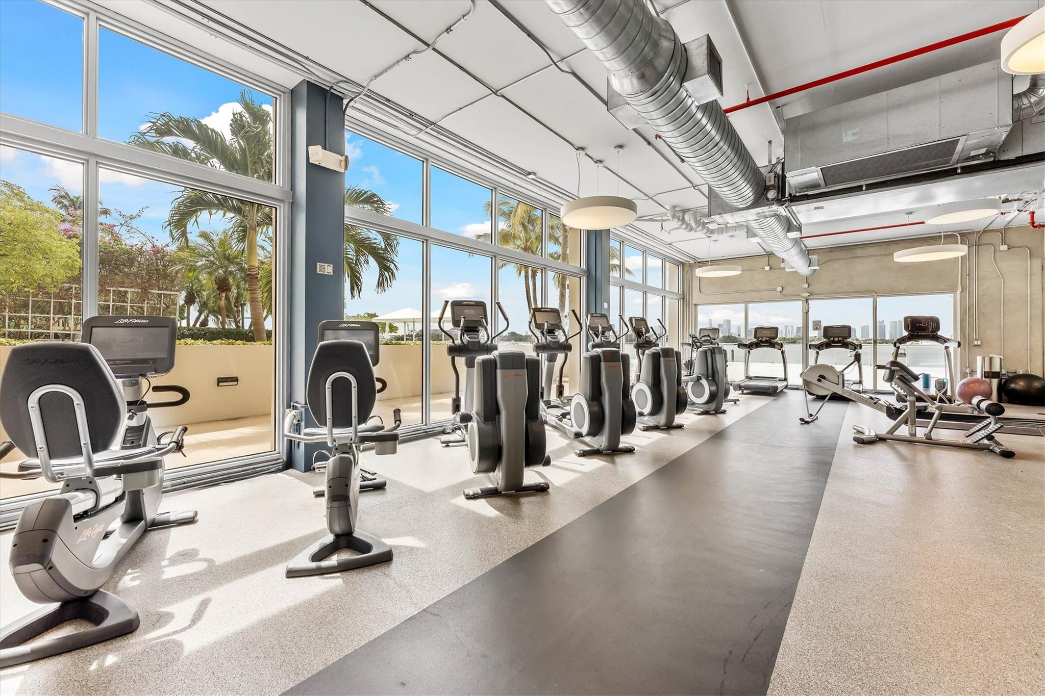 1200 West #604, Miami Beach FL 33139