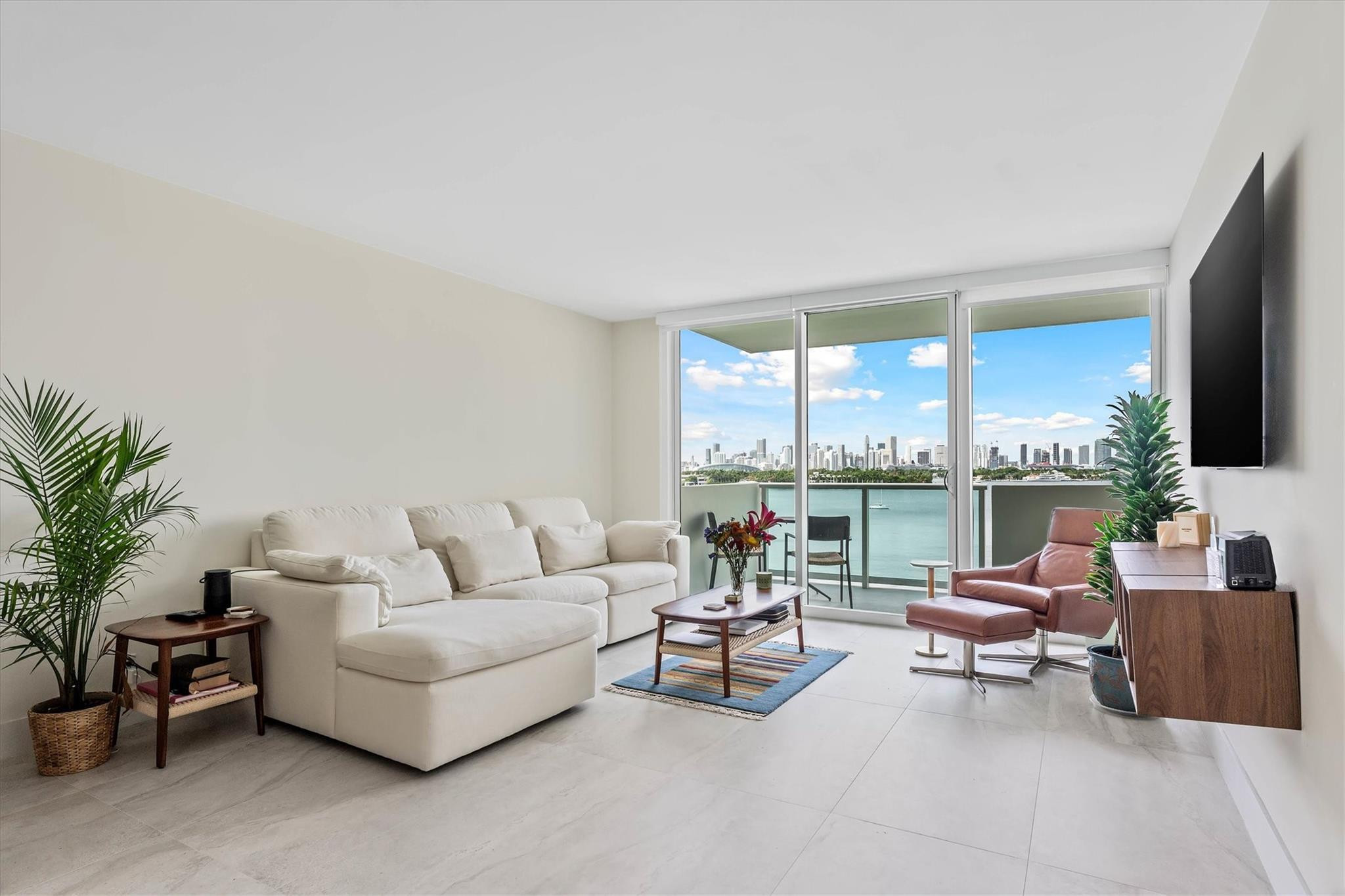 1200 West #604, Miami Beach FL 33139