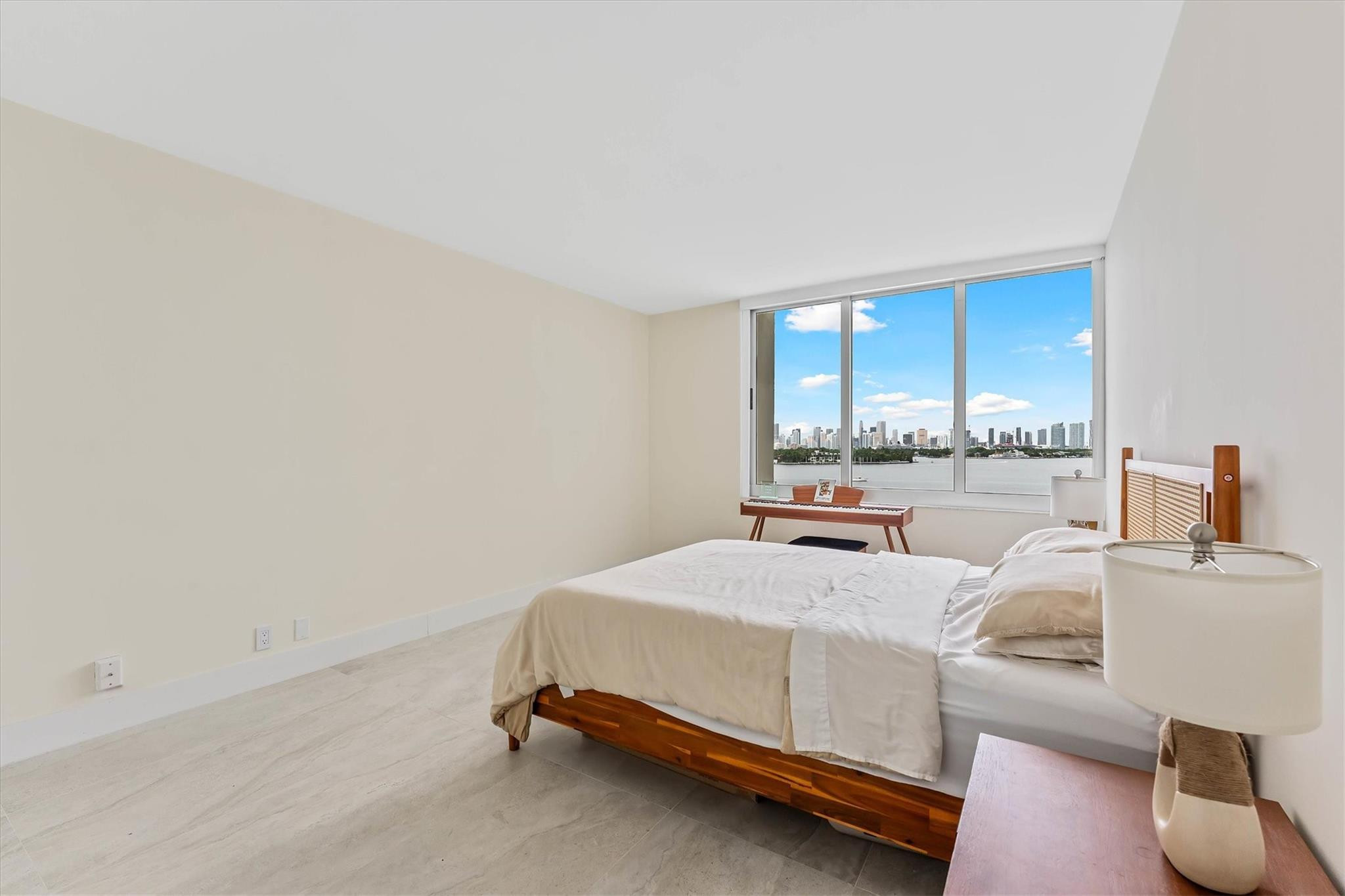 1200 West #604, Miami Beach FL 33139