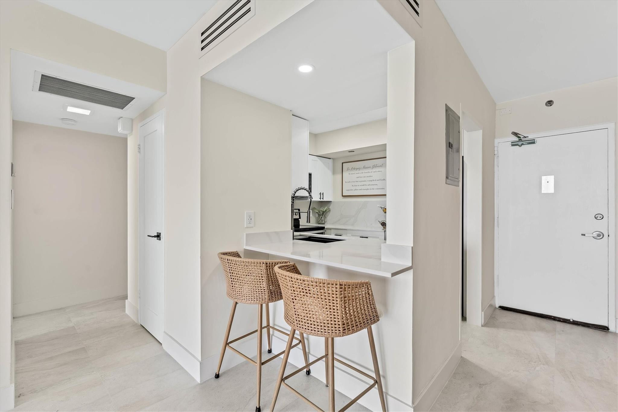 1200 West #604, Miami Beach FL 33139