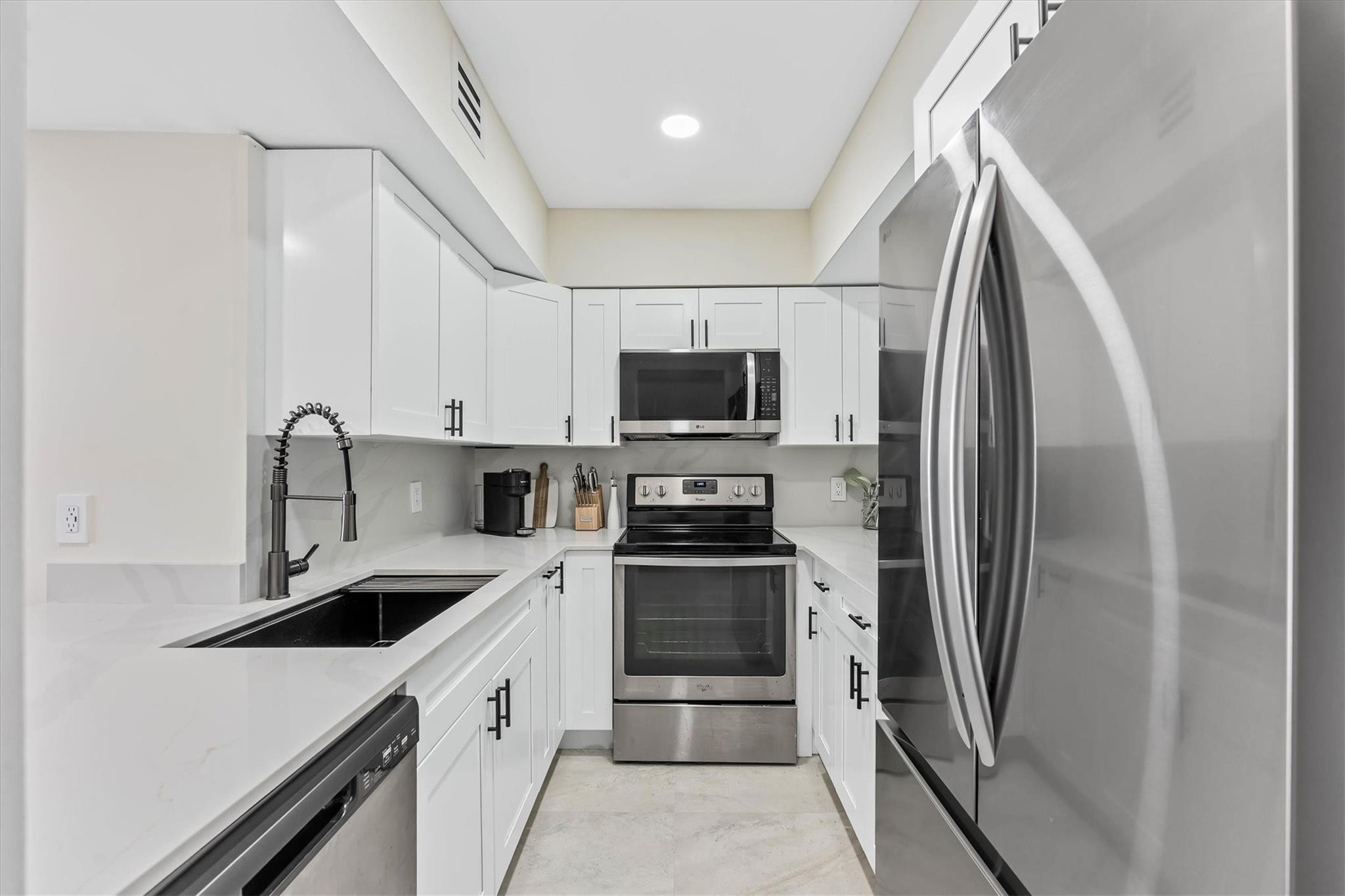 1200 West #604, Miami Beach FL 33139