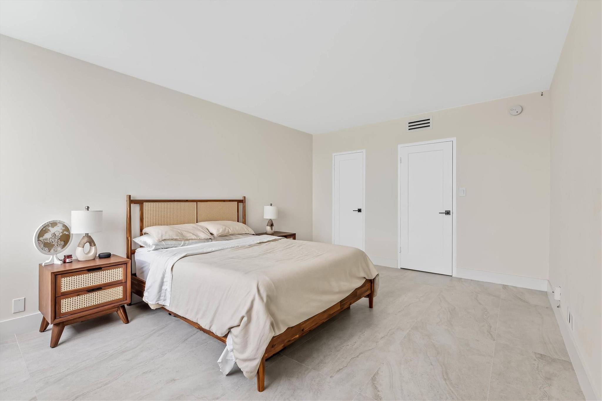 1200 West #604, Miami Beach FL 33139
