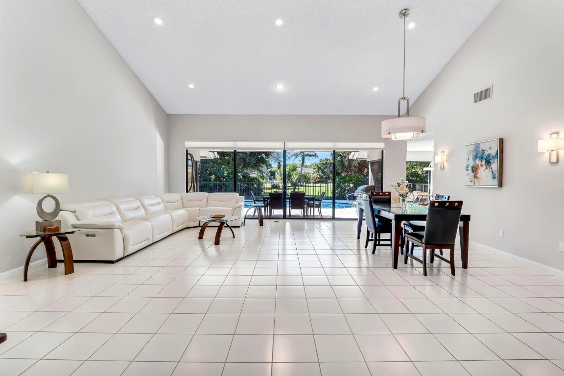 10180 Silver Lake, Boca Raton FL 33428